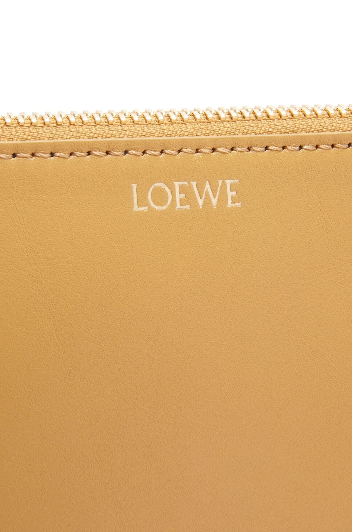 Loewe o1in1g0426 Size: OS / Knot T Pouch in Sahara/Crimson Size ONE SIZE - 5 Thumbnail