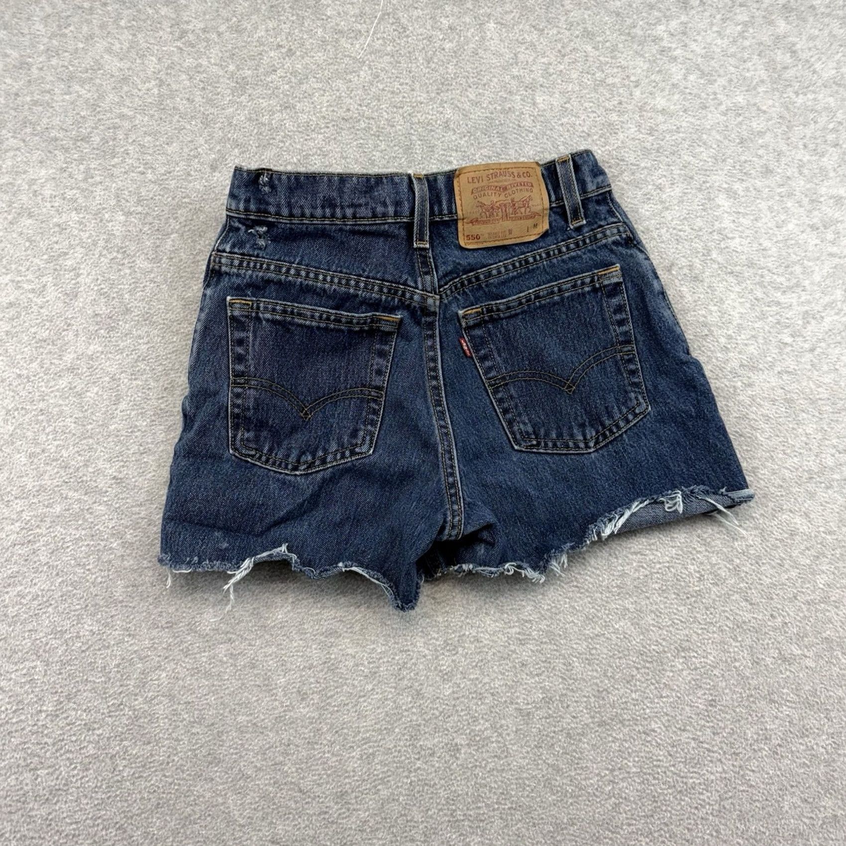 Levi's VINTAGE Levi's 550 Denim Shorts 25” Waist Medium Wash USA MADE 90s Western College Hippie Retro Casual Womens Shorts Size 42" / US 20 - 2 Thumbnail