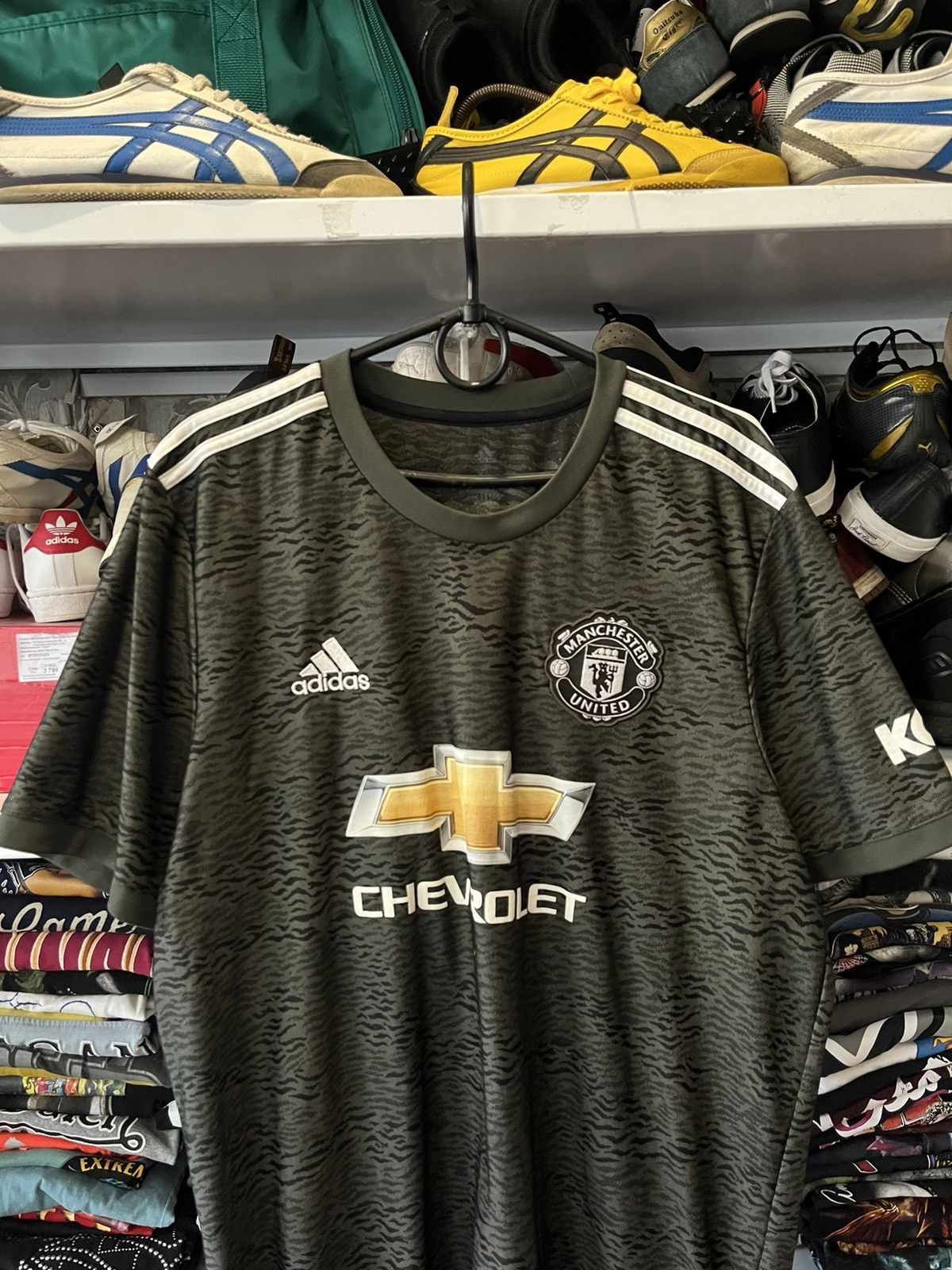 Adidas MANCHESTER UNITED 2020 2021 AWAY FOOTBALL SOCCER JERSEY Size US XL / EU 56 / 4 - 2 Thumbnail