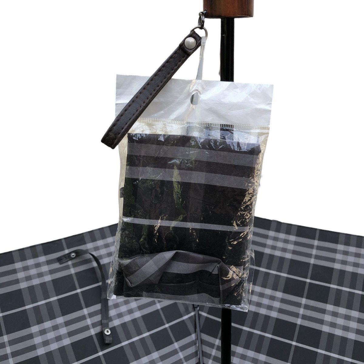 Burberry Burberry Checked Novacheck Waterproof Folding Umbrella Size ONE SIZE - 10 Thumbnail