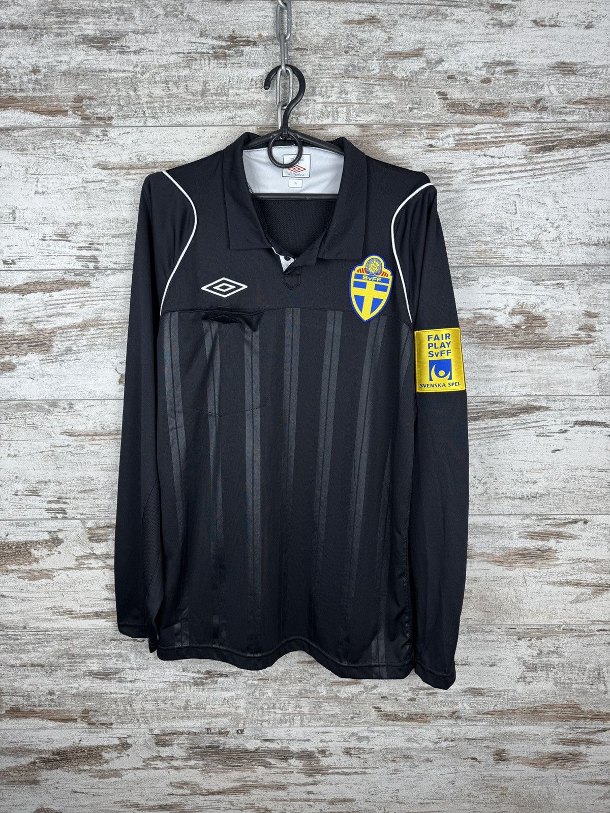 Umbro 2000s Swedish FA Umbro Referee Long-sleeve t-shirt jersey Size US XL / EU 56 / 4 - 1 Thumbnail