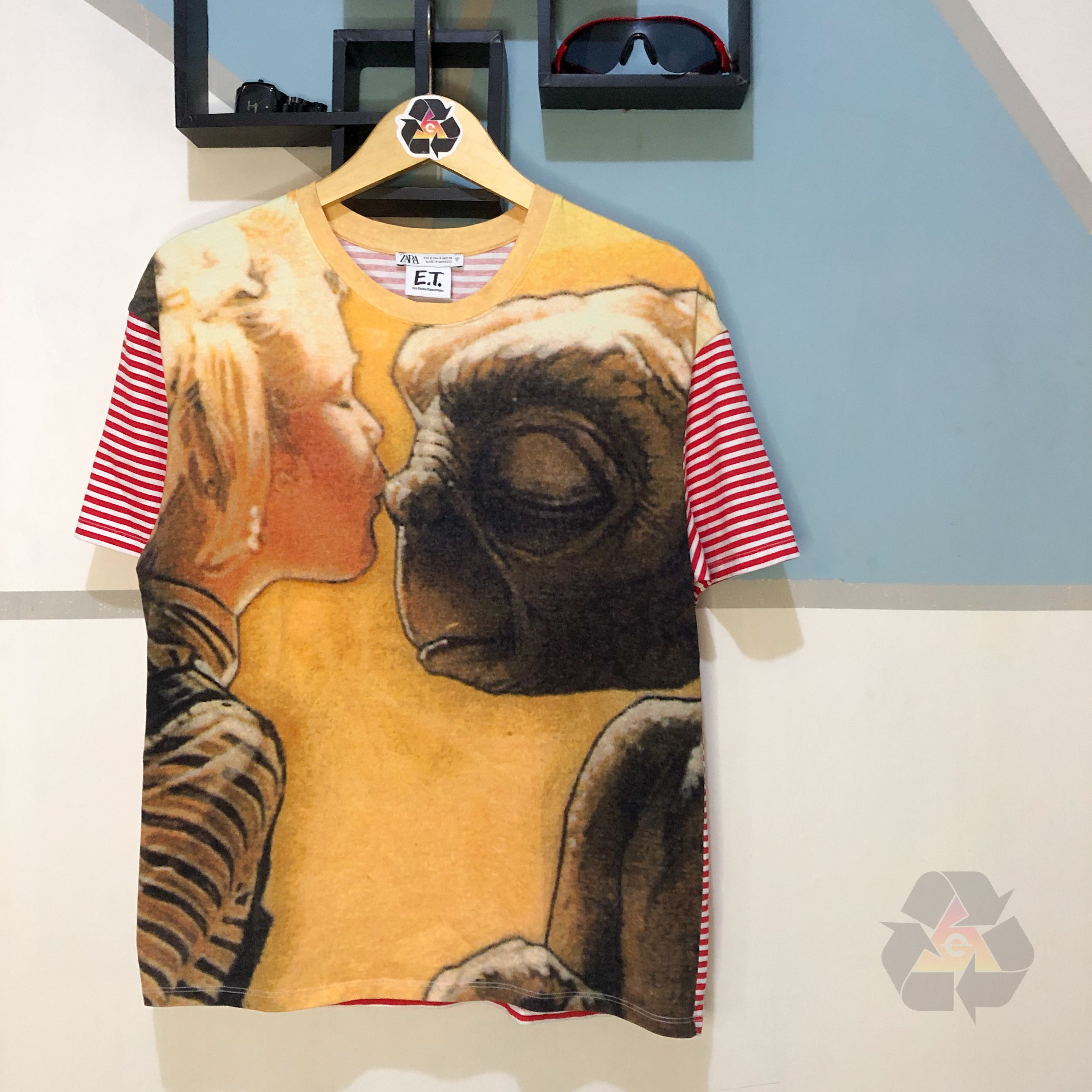 Zara Zara x E.T Y2K T-Shirt – Vintage Movie Graphic Collab Size US S / EU 44-46 / 1 - 1 Thumbnail