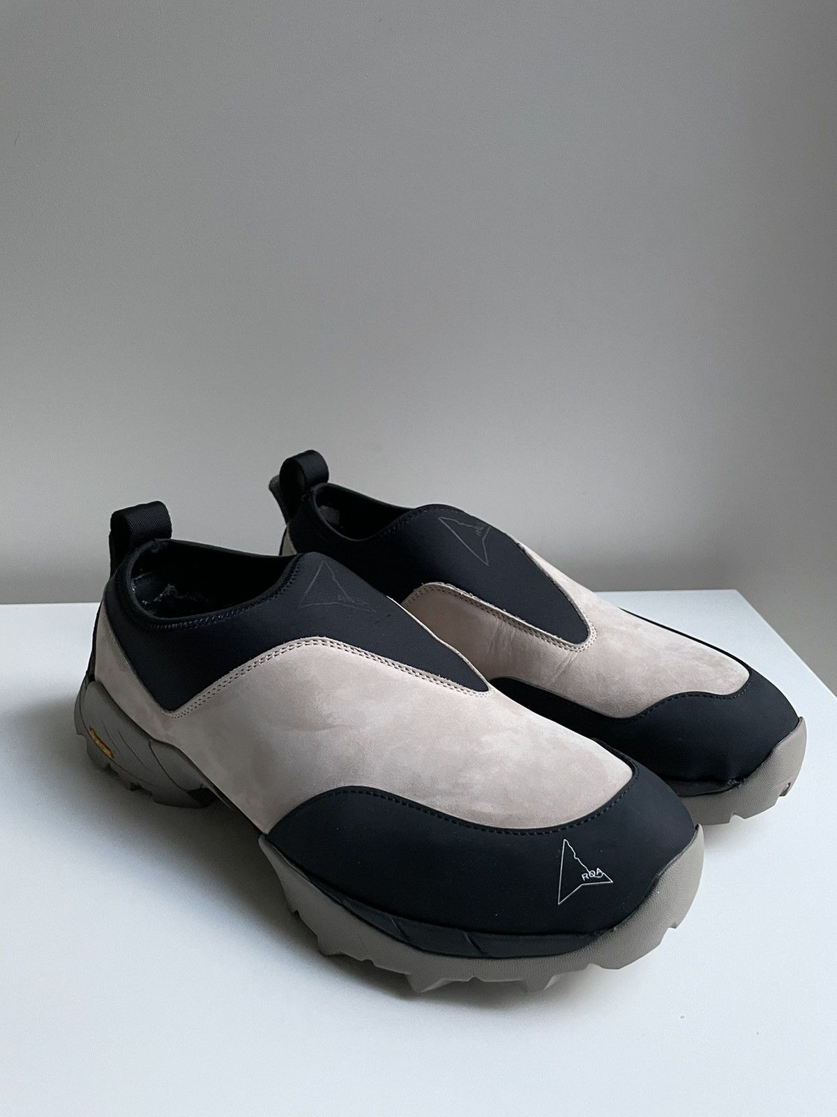 ROA ROA slip on beige black shoe Size US 9 / EU 42 - 6 Thumbnail