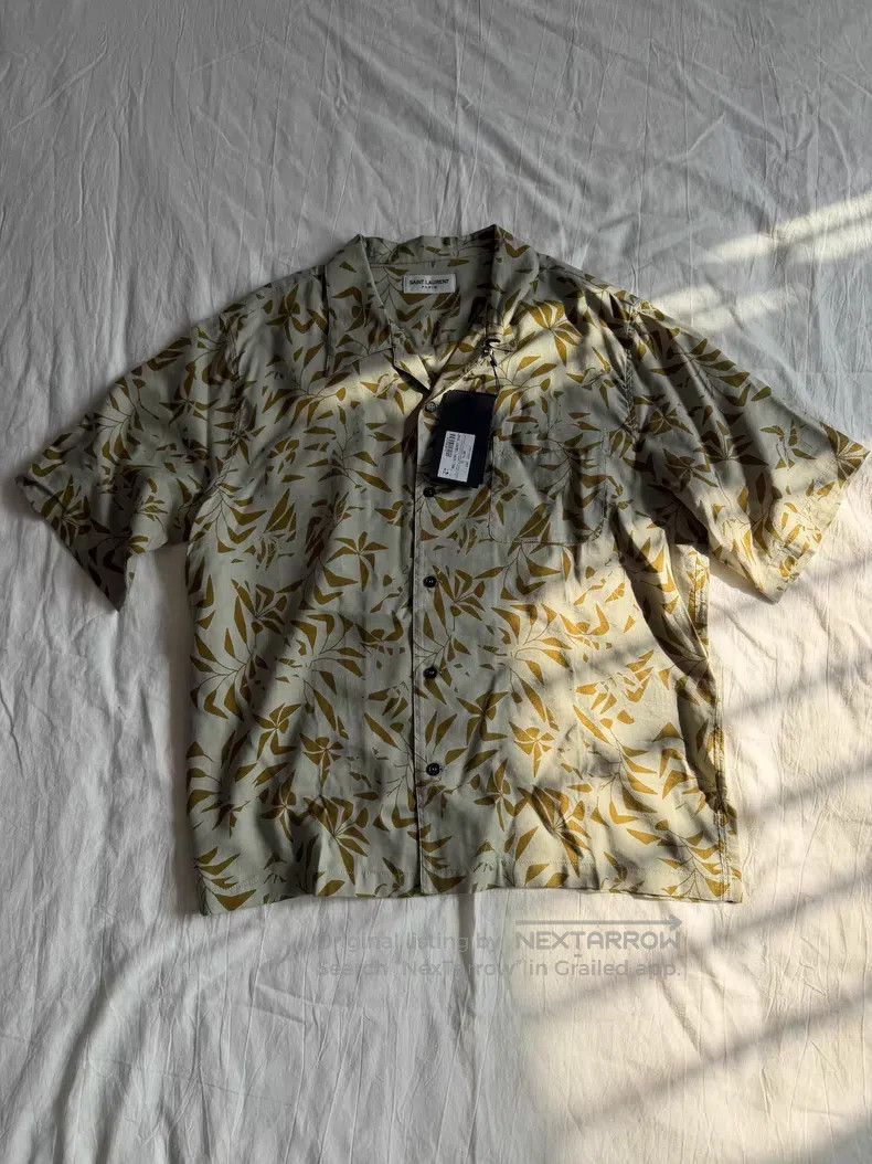 Saint Laurent Paris Saint Laurent Paris size 39 Island Resort Style Short Sleev Size US S / EU 44-46 / 1 - 2 Thumbnail