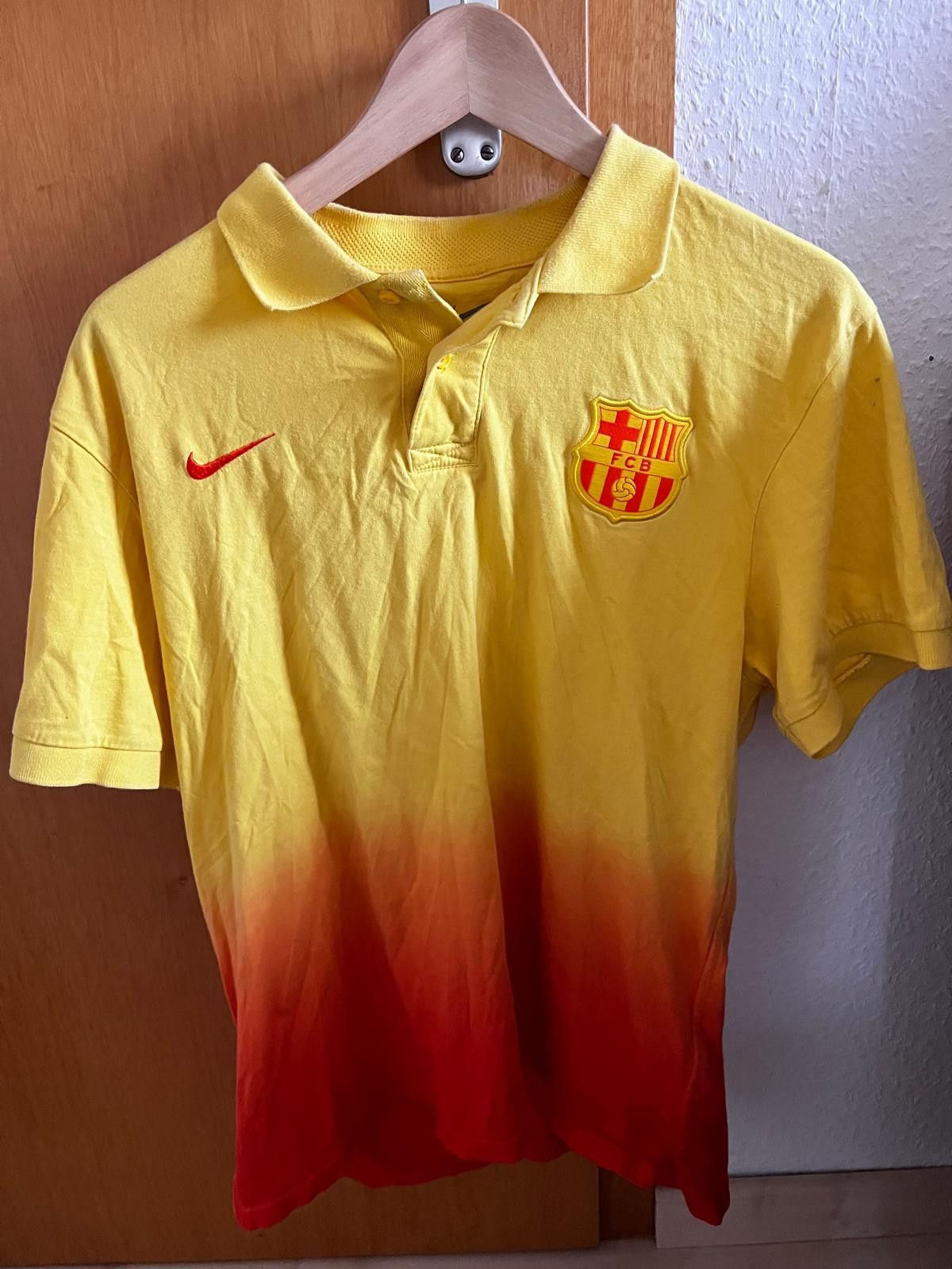 Nike Nike Barcelona vintage FCb Messi yamal Size US L / EU 52-54 / 3 - 1 Thumbnail