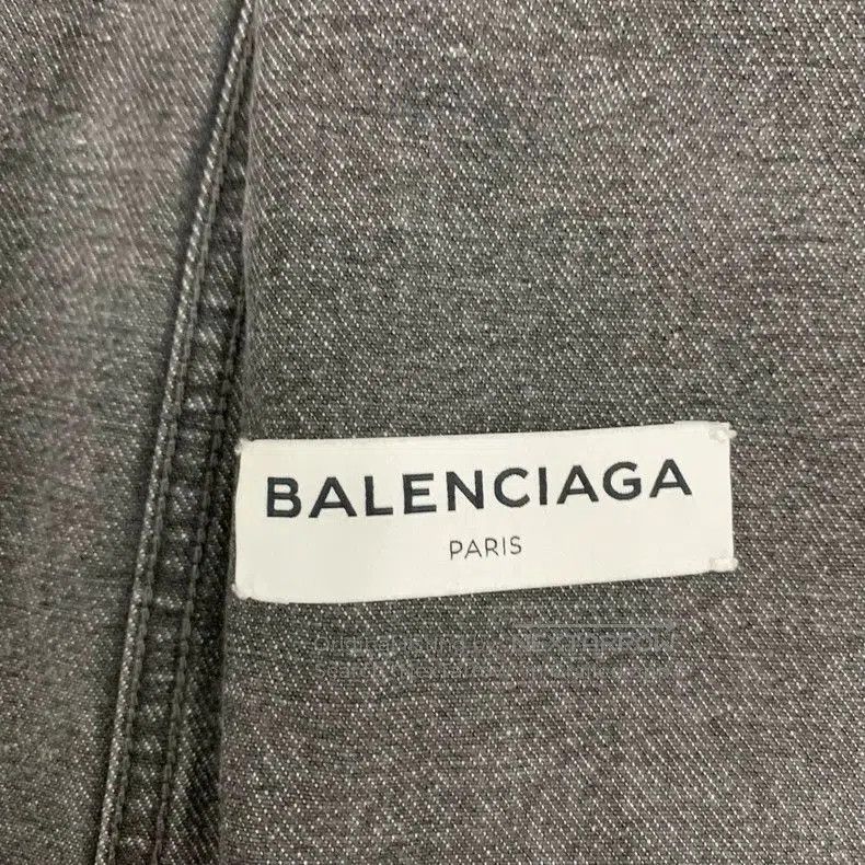 Balenciaga Balenciaga Back Logo Washed Denim Jacket. Size US XS / EU 42 / 0 - 4 Thumbnail