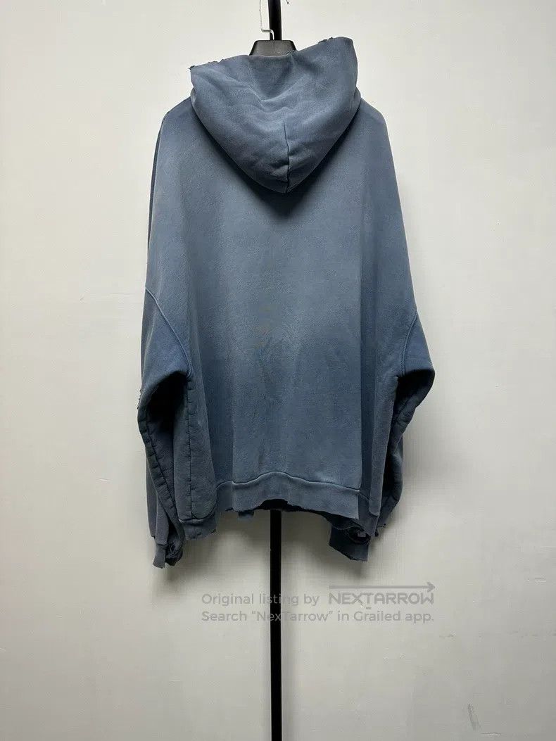 Balenciaga Balenciaga Letter Printed Hooded Long Sleeve Sweatshirt Size US XL / EU 56 / 4 - 2 Thumbnail