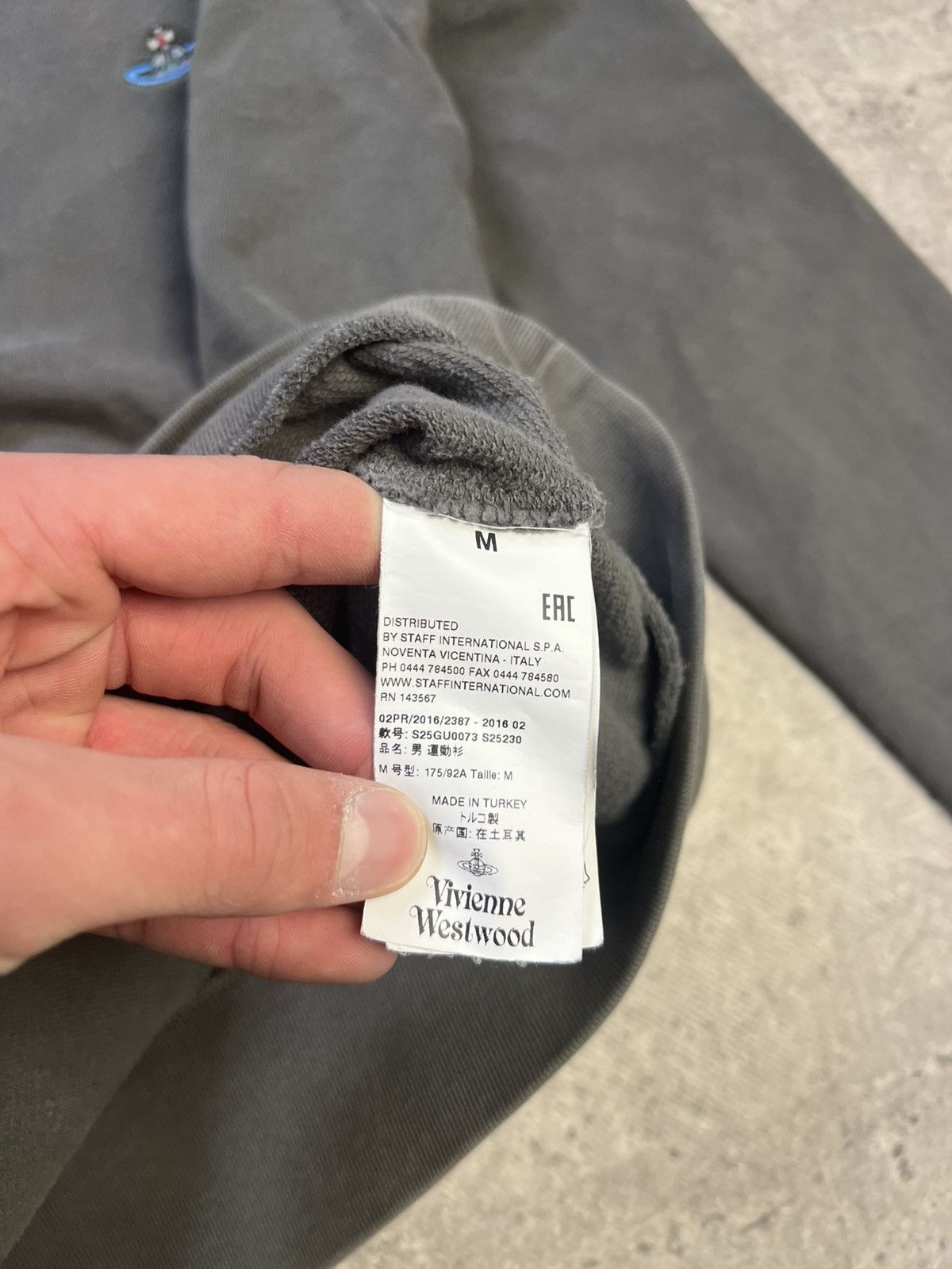 Vivienne Westwood Vintage Vivienne Westwood Sweatshirt Orb Logo Basic Pullover Size US M / EU 48-50 / 2 - 7 Thumbnail