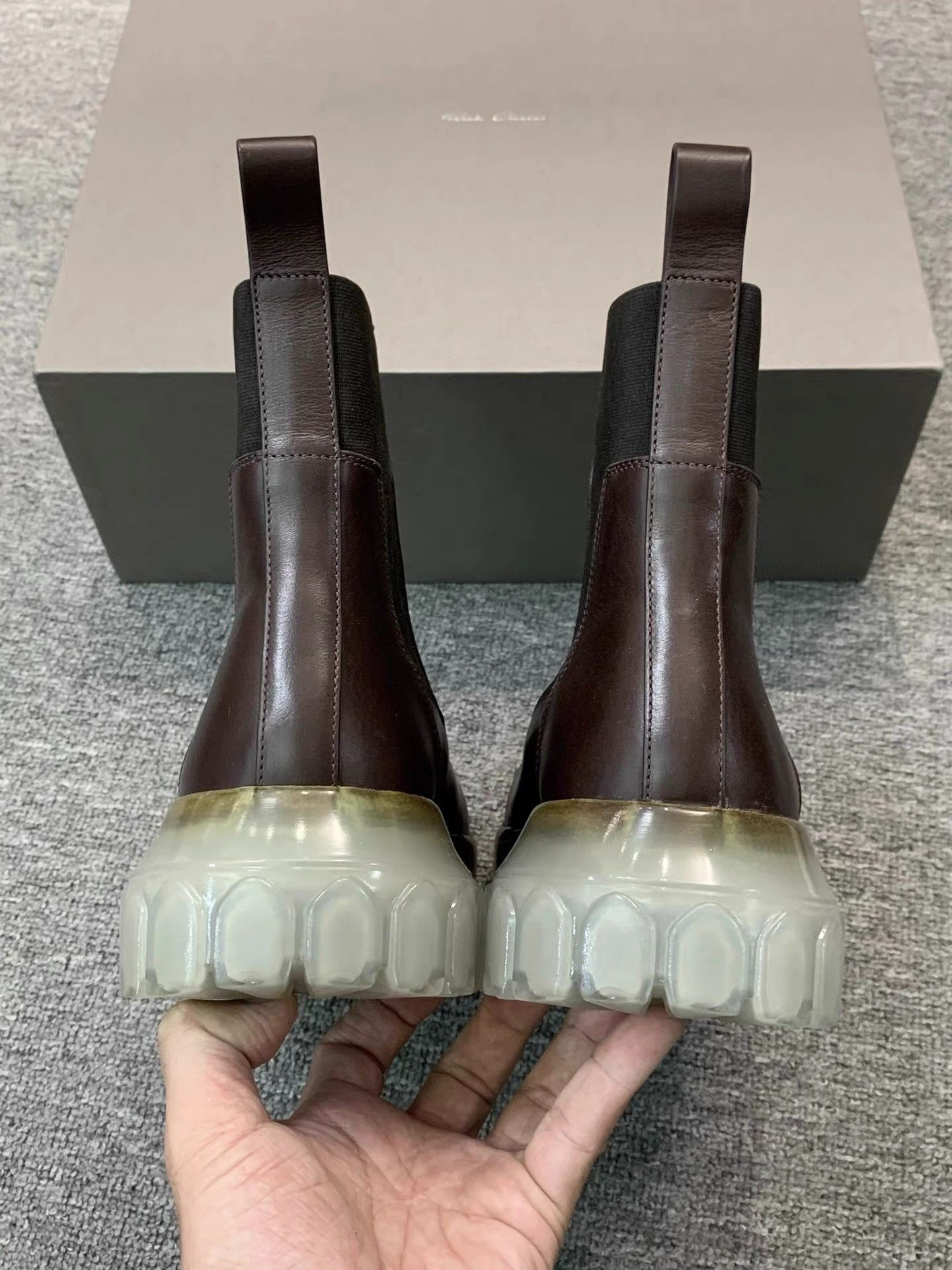 Rick Owens Rick Owens Women’s Octopus Sole Chelsea Boots K34 Size US 5 / IT 35 - 7 Thumbnail