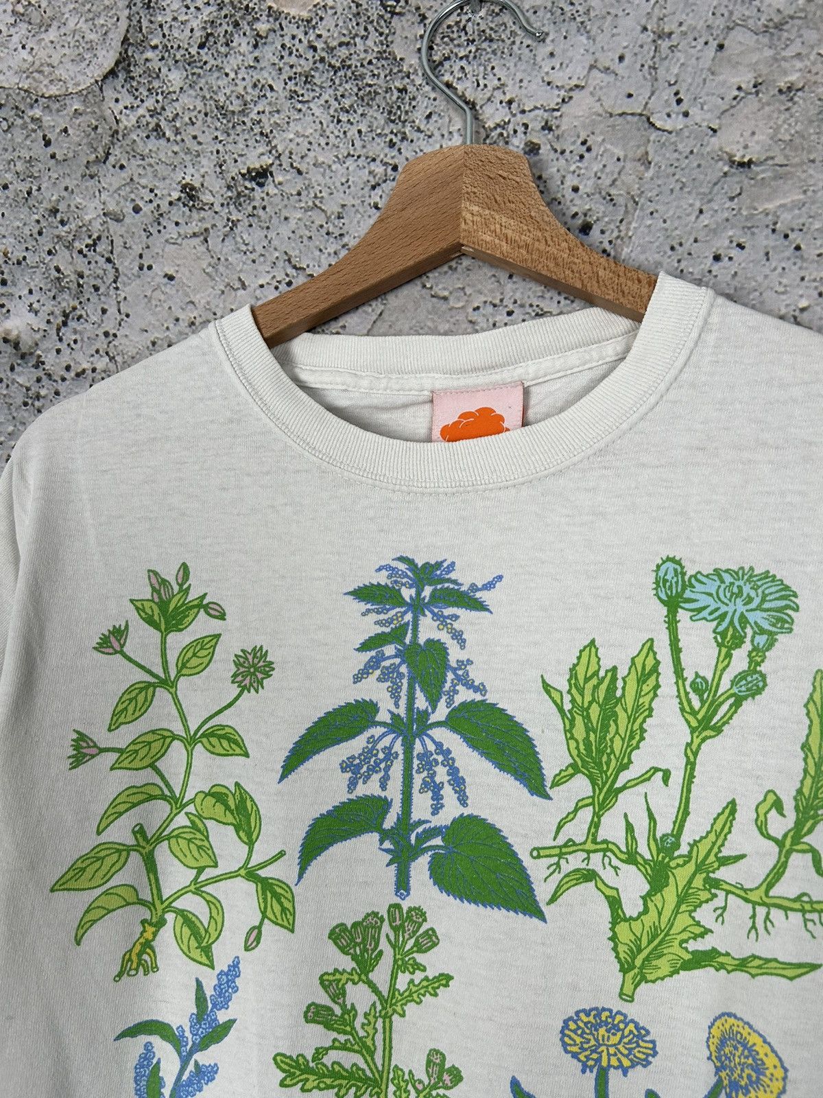 Other Vintage Flowers Herbals Graphic Tee Streetwear Size US S / EU 44-46 / 1 - 3 Thumbnail