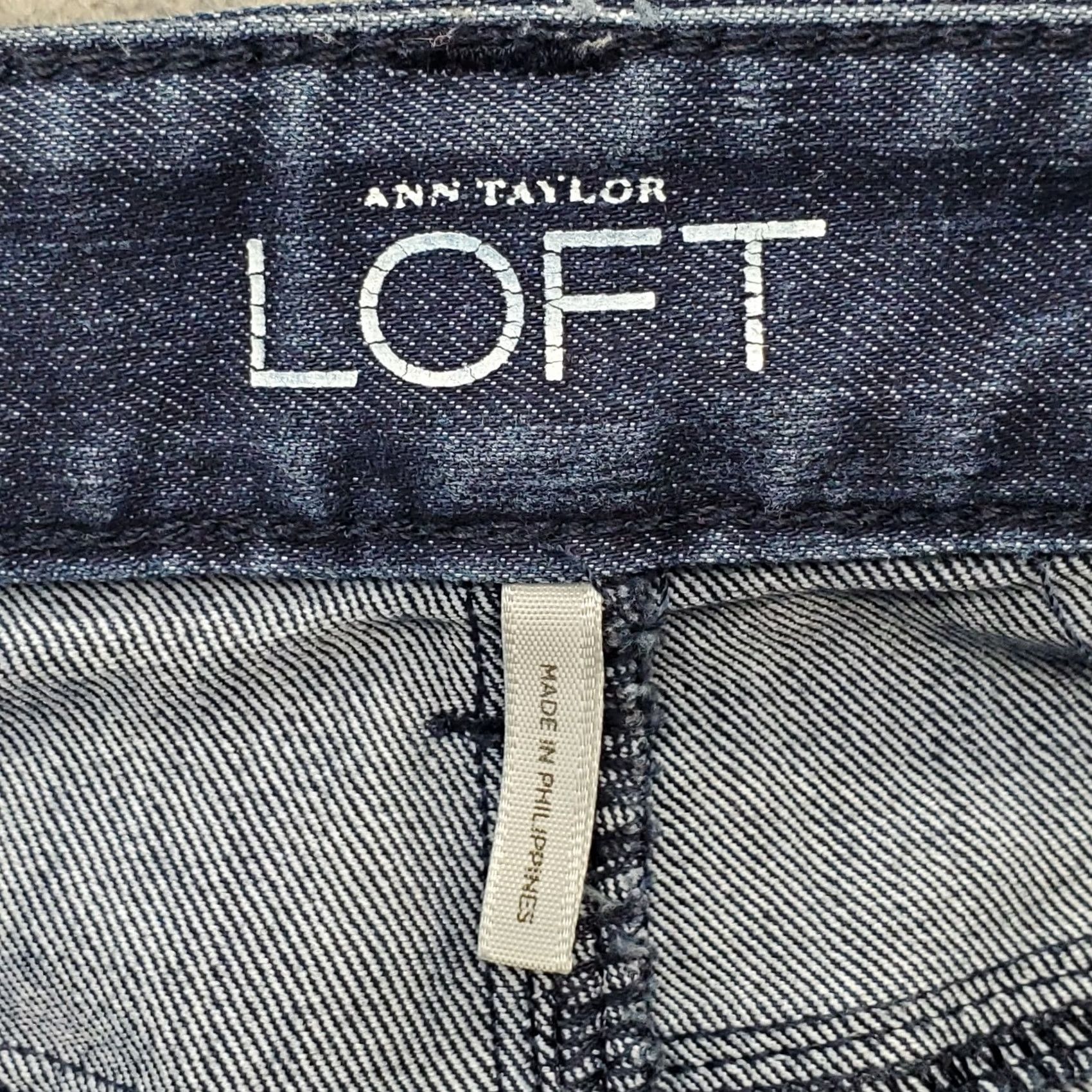 Loft LOFT Women's Jeans Main Flare Denim Blue Stretch 2/26 29.5" Waist 14.75" Across 28.75" Inseam 37.75" Outseam Vintage No Streetwear Size 26" / US 2 / IT 38 - 7 Thumbnail