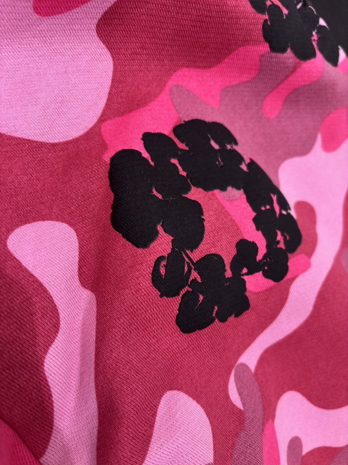 DENIM TEARS Denim Tears Wreath Sweatpants ‘Pink Camo’ Size US 36 / EU 52 - 4 Thumbnail