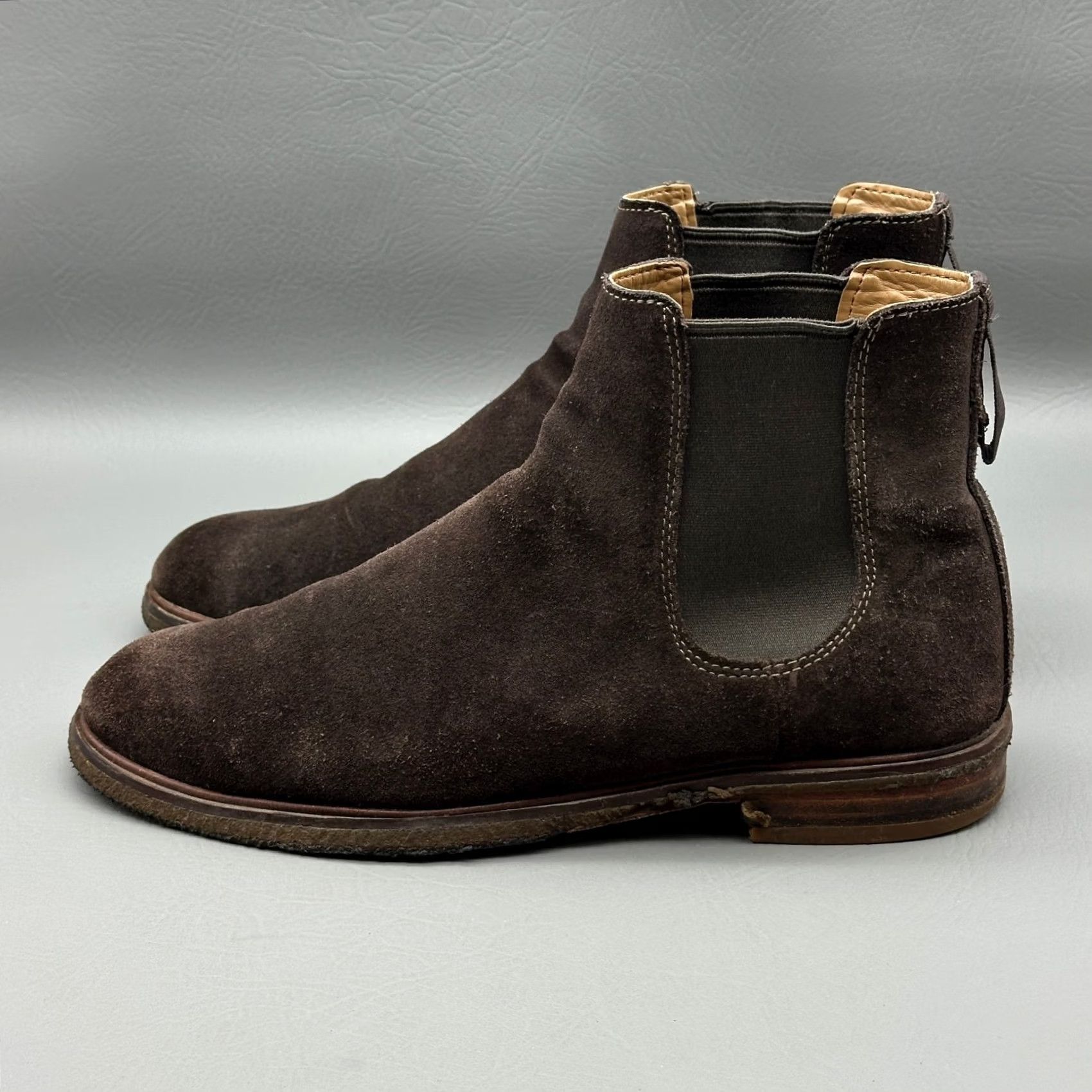 Clarks Clarks Clarkdale Gobi Chelsea Boots Mens 10 M Brown Suede Slip On Ankle Casual Boots Size US 9 / EU 42 - 2 Thumbnail