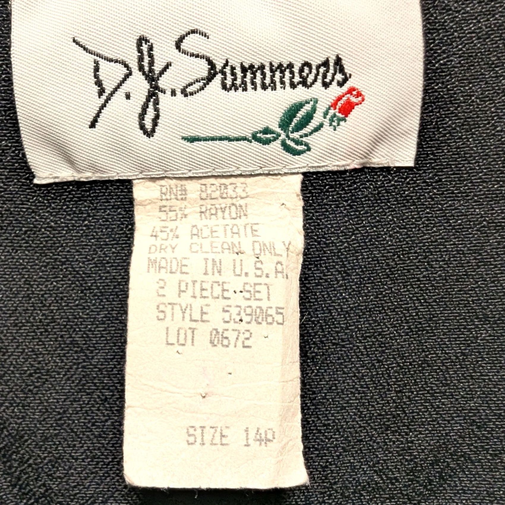 Vintage VINTAGE D.J. Summers Blouse Top Women's 14P Short Sleeve Button Front Floral Embroidered Puff Sleeve Round Neck Black/Ivory Size XL / US 12-14 / IT 48-50 - 4 Thumbnail