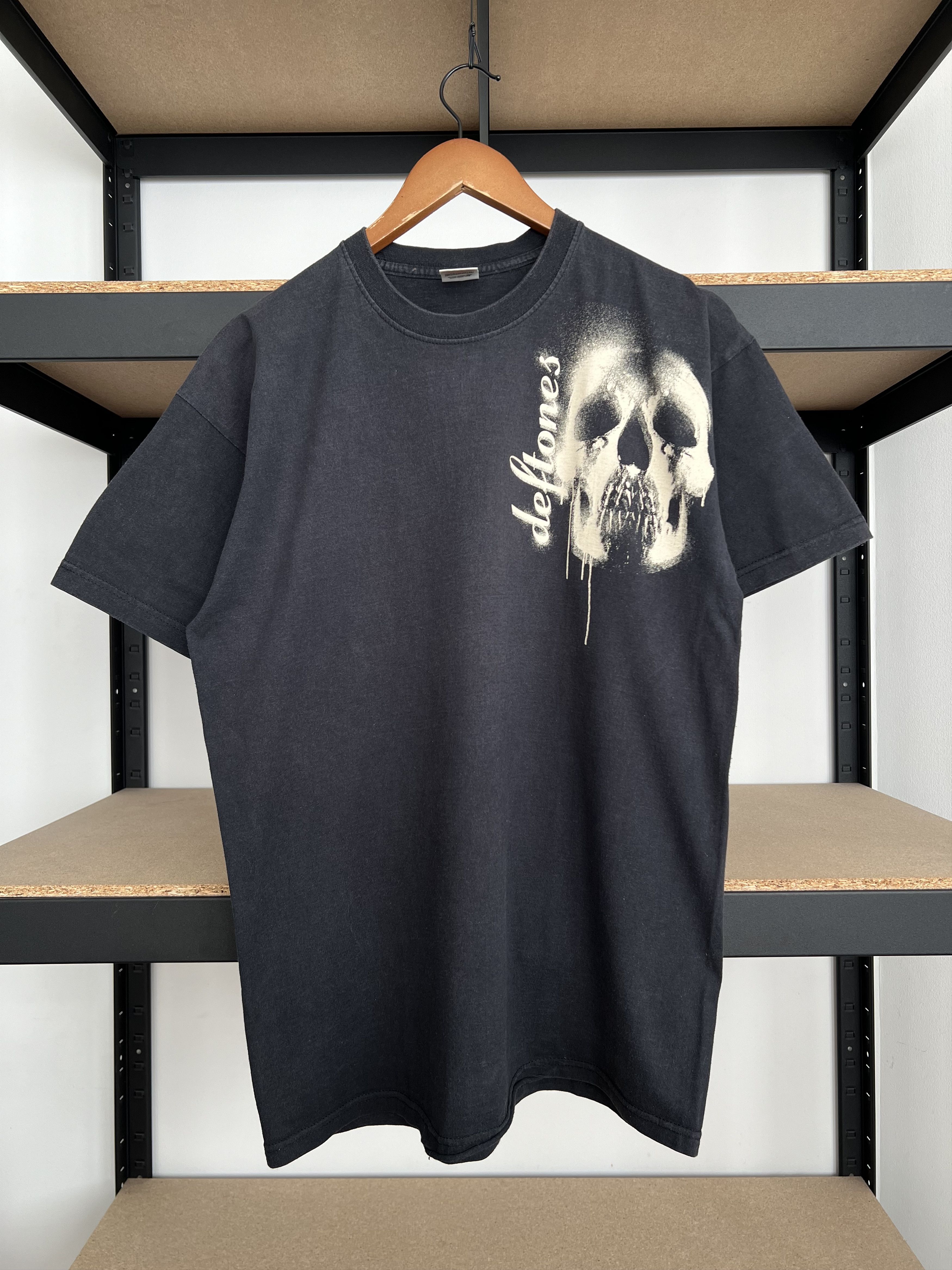 Band Tees Vintage 2000s Deftones Skull Metal Band Y2k Black T-shirt Size US L / EU 52-54 / 3 - 1 Thumbnail
