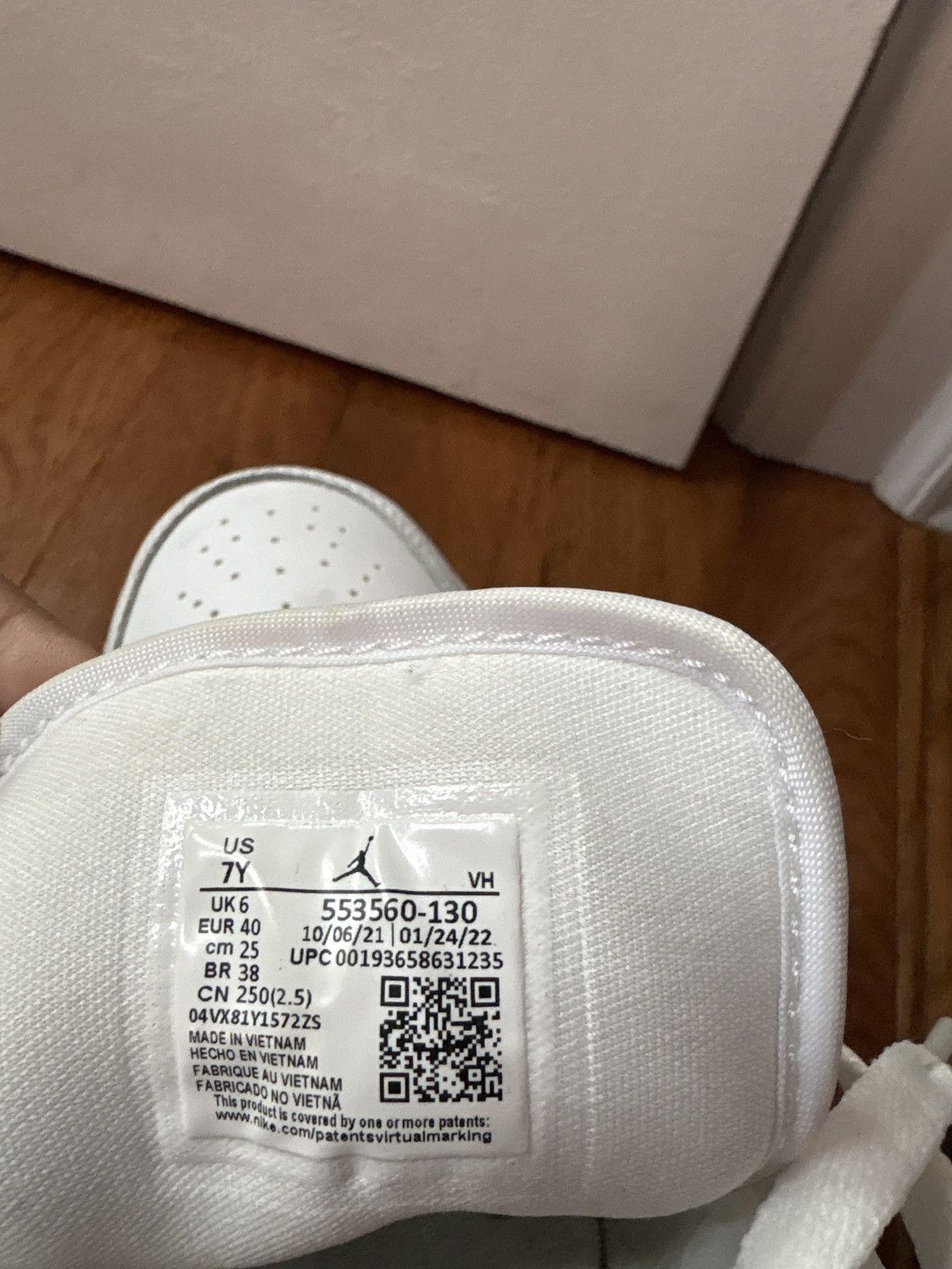 Jordan Brand Air Jordan 1 Low White Size US 7 / EU 40 - 3 Thumbnail