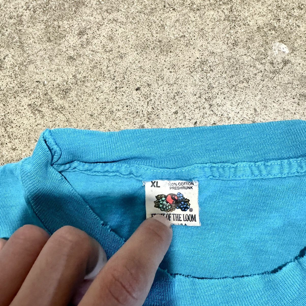 Vintage VINTAGE BLUE BARF POCKET TEE! Size US L / EU 52-54 / 3 - 6 Thumbnail
