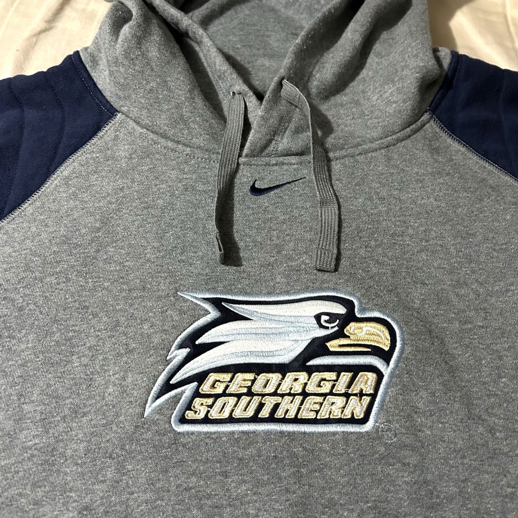Nike VINTAGE Nike Center Swoosh Georgia Southern College Hoodie XL Mens Gray Pullover College 90s Y2K Size US XL / EU 56 / 4 - 2 Thumbnail