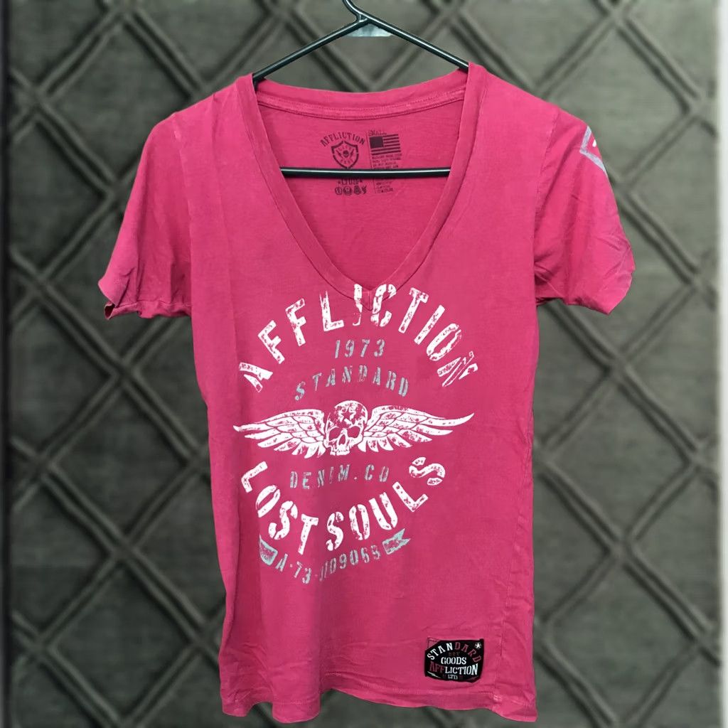 Affliction Affliction Shirt Juniors S SMALL pink V-Neck Graphic Short Sleeve Pullover 100% Cotton Women Ladies Womens Size S / US 4 / IT 40 - 1 Thumbnail