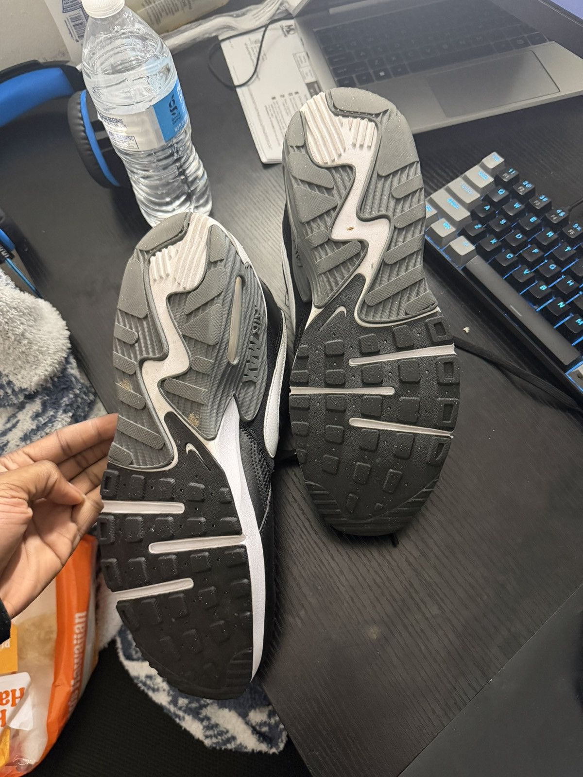 Nike Nike Air Size US 11 / EU 44 - 3 Thumbnail