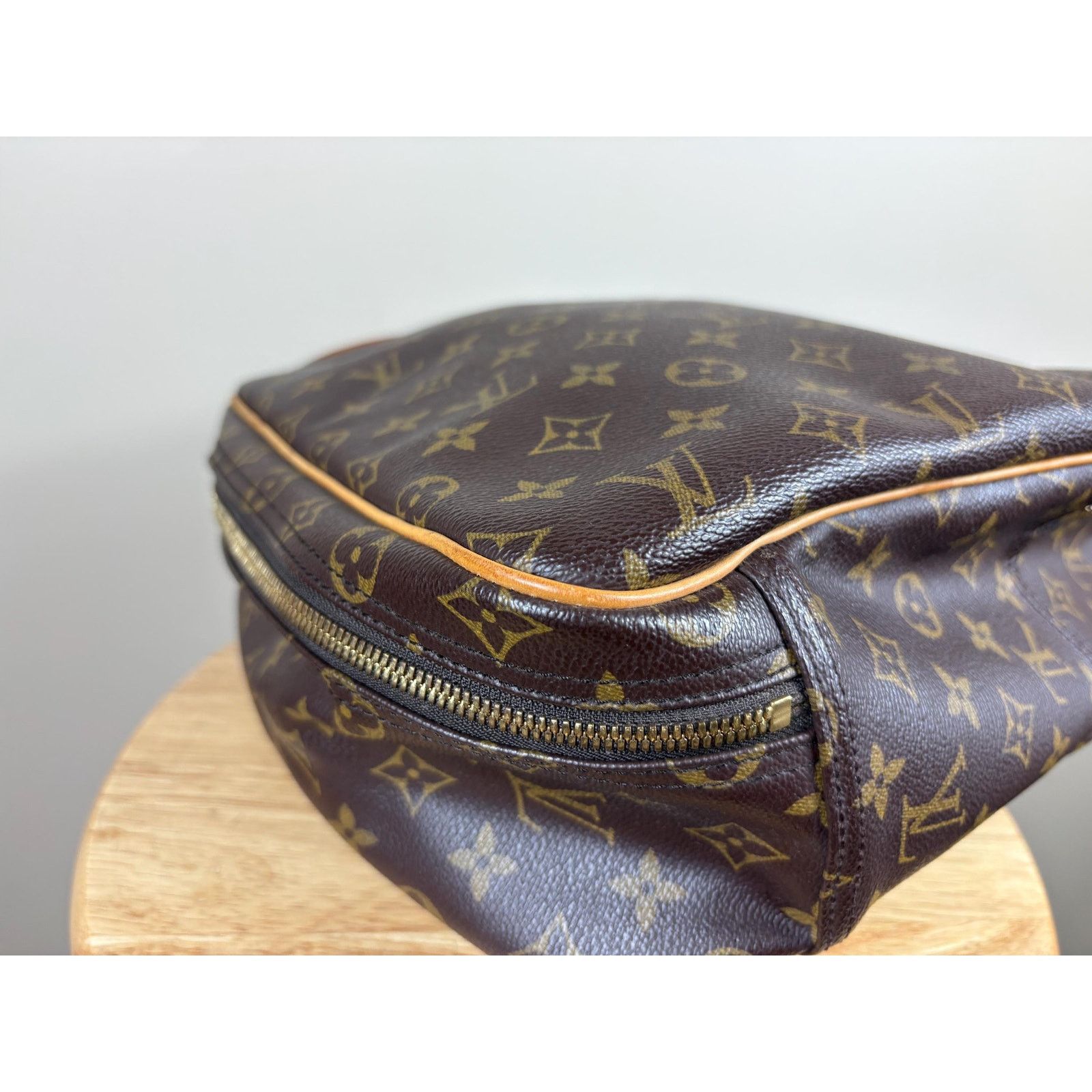 Louis Vuitton Authentic Louis Vuitton Excursion Hand Bag Monogram Size ONE SIZE - 6 Thumbnail