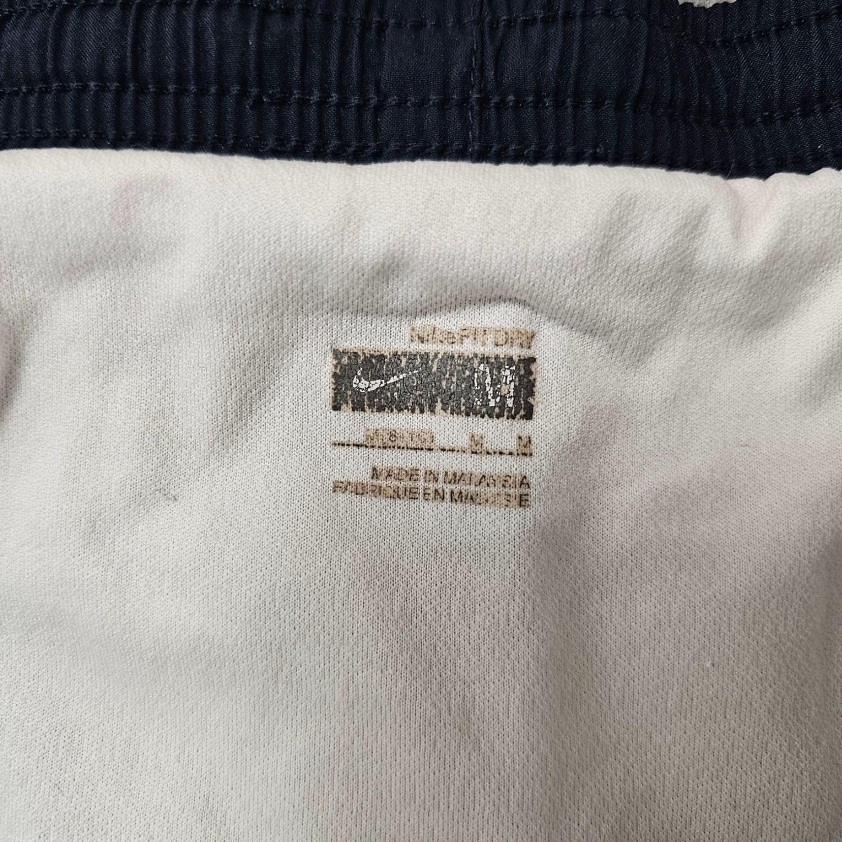 Nike Nike Shorts Womens Medium Navy Lined 3" Ins Stretch Running Gym Short Workout breathable moisture-wicking quick dry casual activewear Size 32" / US 10 / IT 46 - 3 Thumbnail