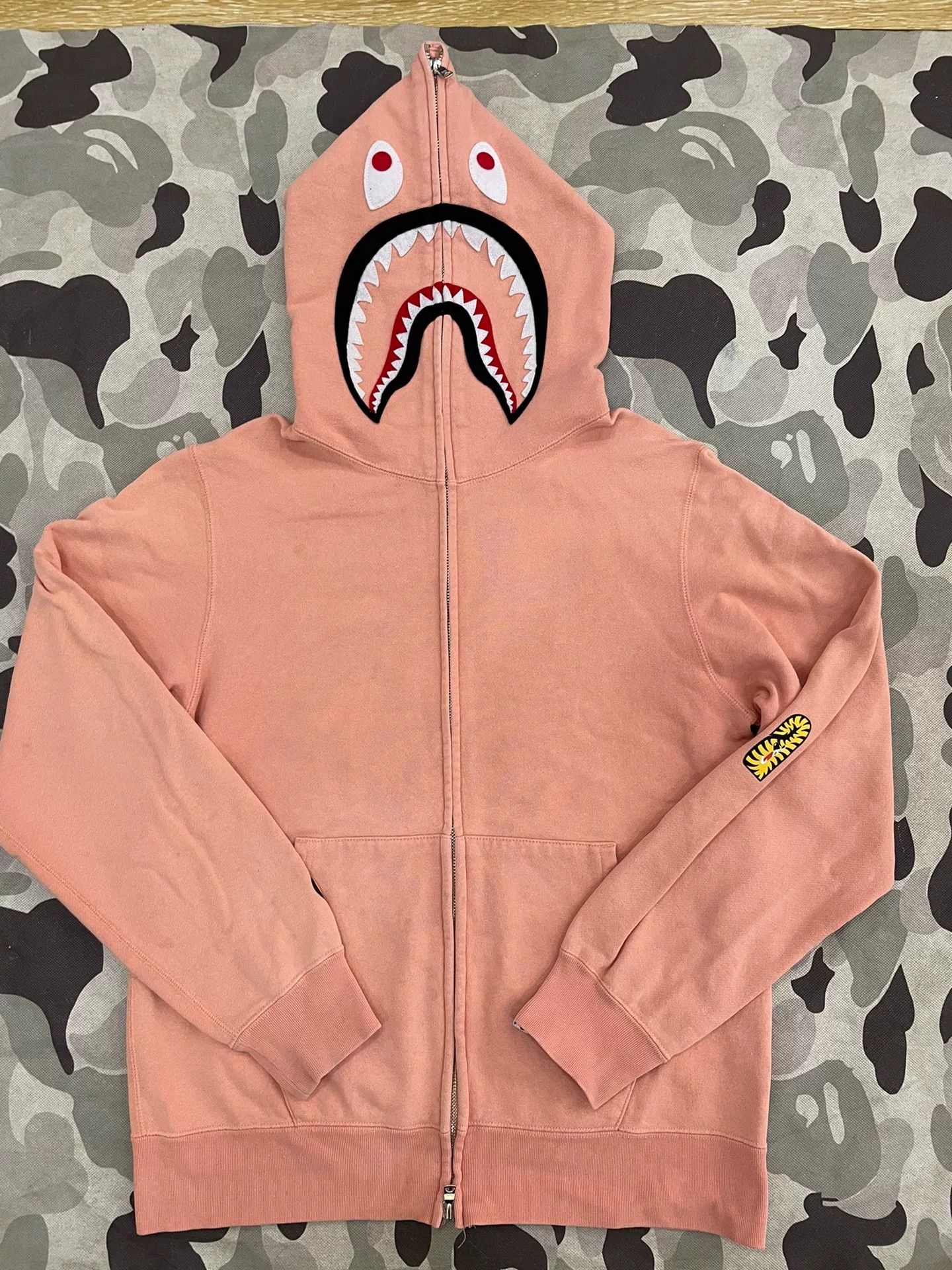 Bape Bape Pink Shark Sweatshirt Pullover Size US L / EU 52-54 / 3 - 1 Thumbnail