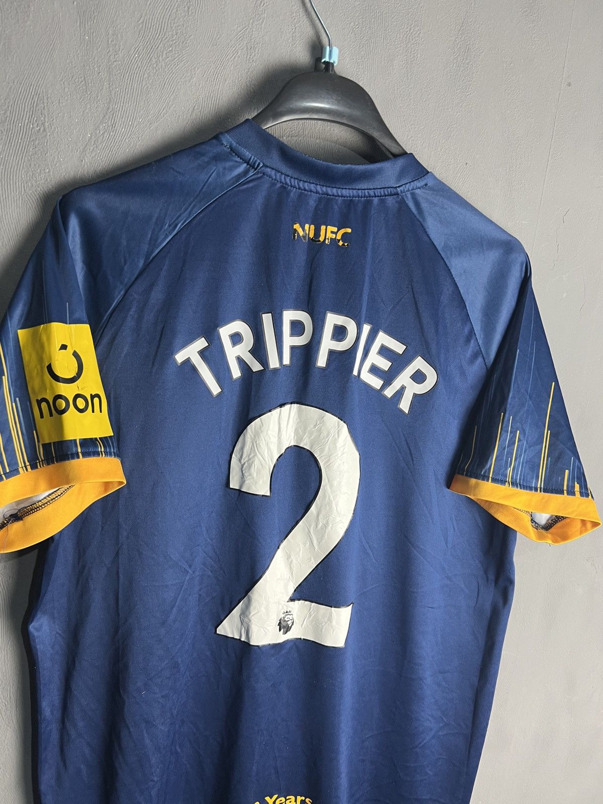 Vintage Rare Soccer Jersey Newcastle United x Puma #2 Trippier Size US M / EU 48-50 / 2 - 10 Thumbnail