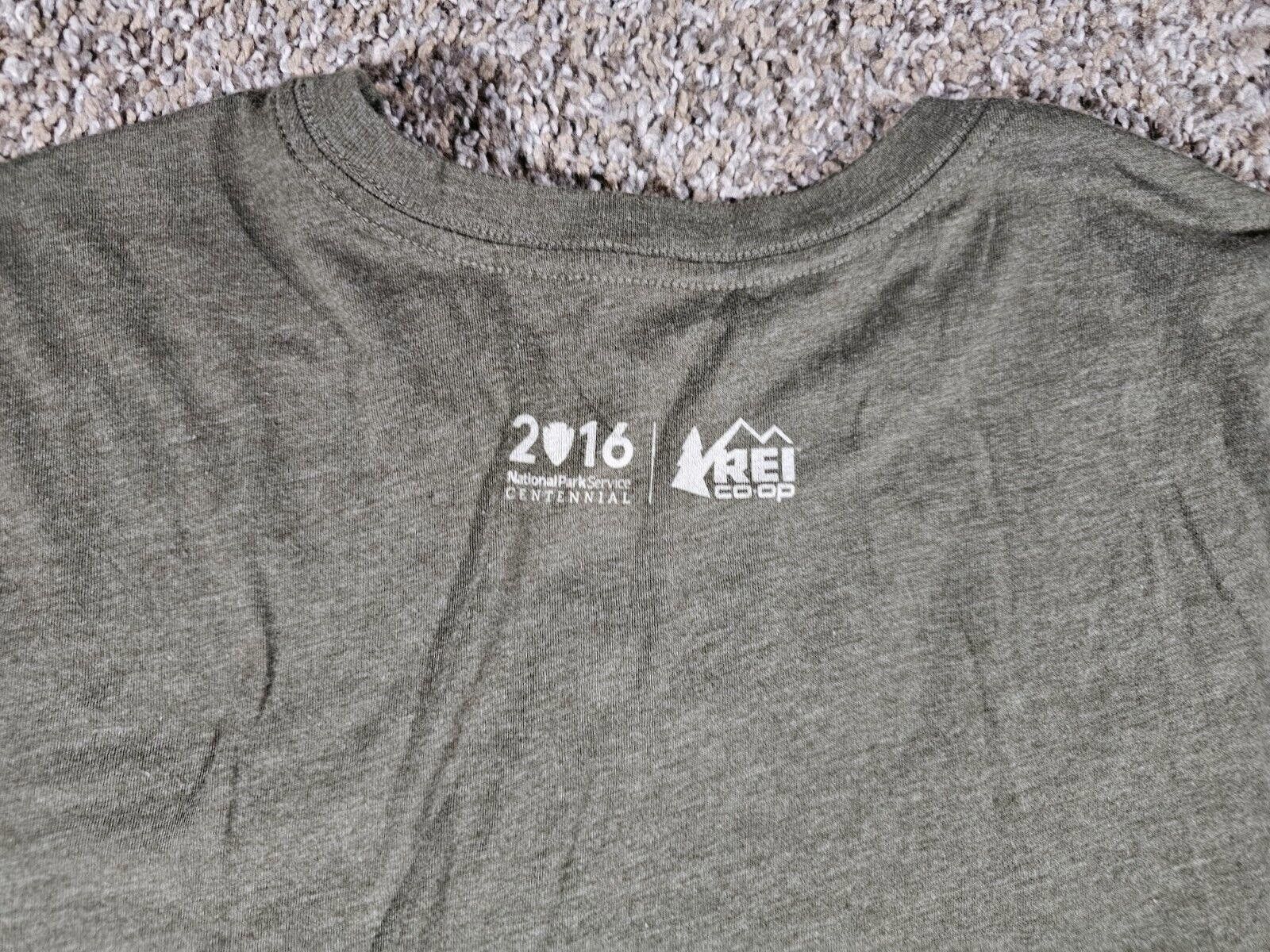Costume National 2016 REI Centennial National Park Service Green L Tshirt Size US L / EU 52-54 / 3 - 7 Thumbnail