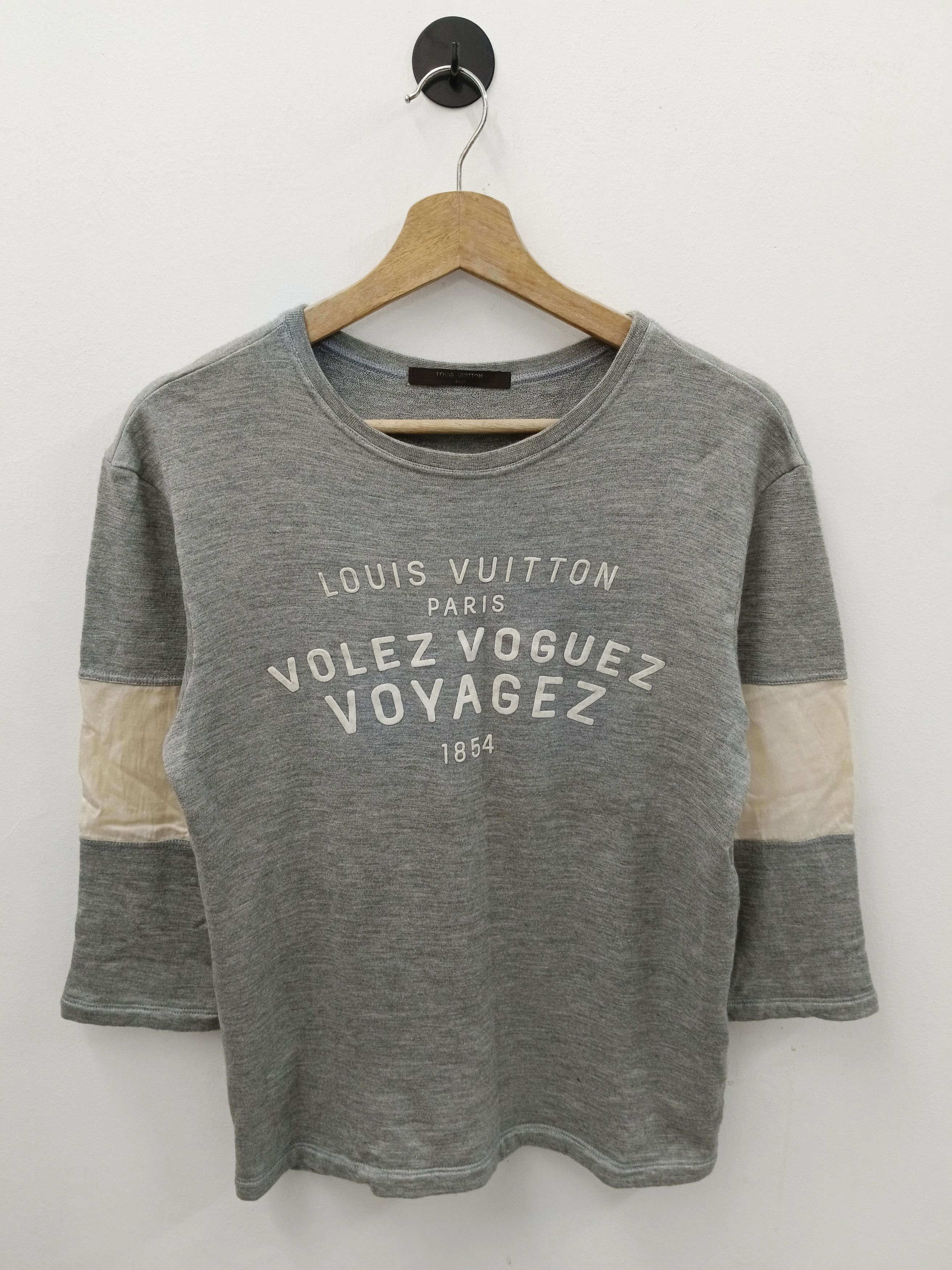 Louis Vuitton Louis Vuitton (SAMPLE) "Volez Voguez Voyagez" 3/4 Sleeve Size US M / EU 48-50 / 2 - 1 Thumbnail