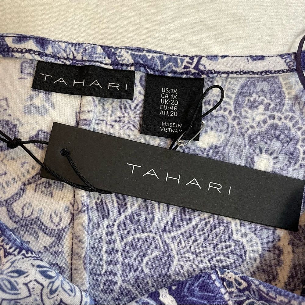 Elie Tahari NWT New Tahari Blue Paisley Short Sleeve Top Size 1X Size XL / US 12-14 / IT 48-50 - 6 Thumbnail