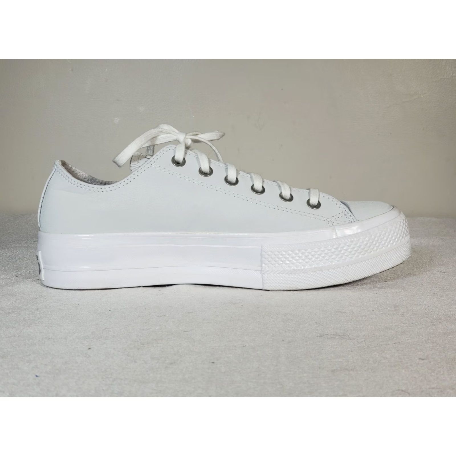 Converse Converse CTAS Lift Platform Sneaker 569104C Photon Dust White Women's US 10 Size US 10 / IT 40 - 4 Thumbnail