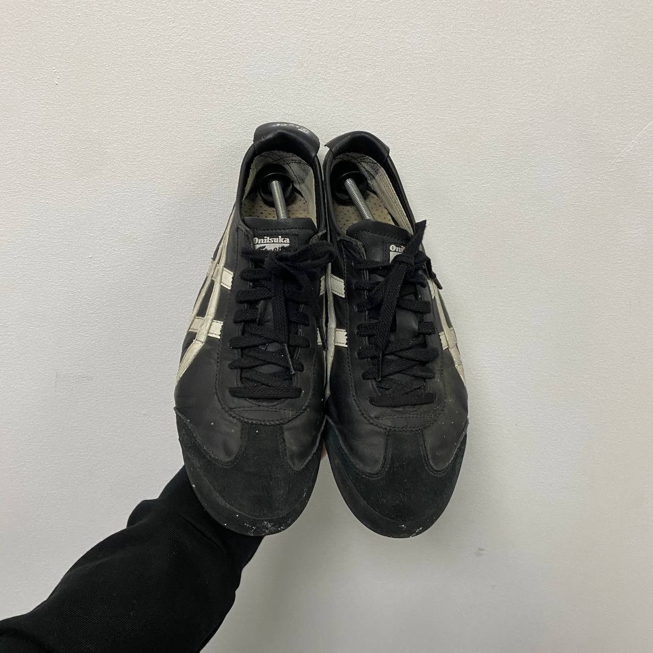 Asics Vintage Asics Onitsuka Tiger Black Low Top Sneakers Size US 11 / EU 44 - 3 Thumbnail