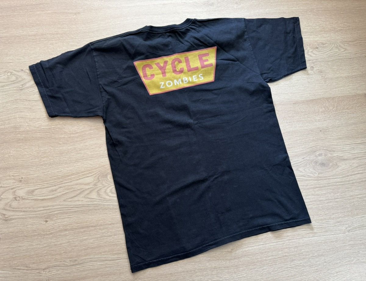 Vintage Vintage Cycle Zombies Skateboarding Faded T-Shirt Size US L / EU 52-54 / 3 - 3 Thumbnail