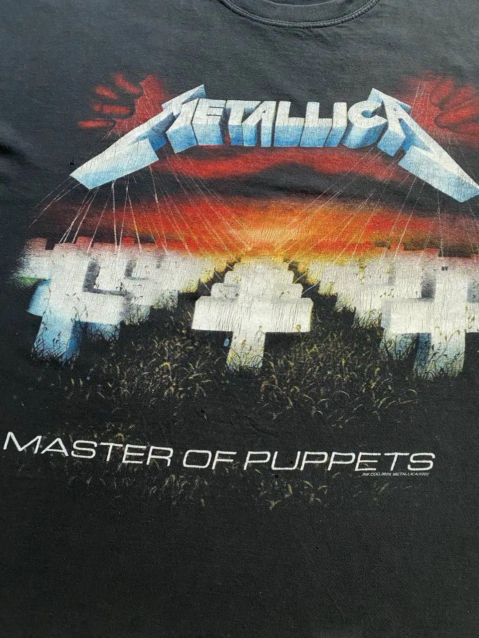Band Tees VINTAGE 2002 METALLICA ‘MASTER OF PUPPETS’METAL BAND T SHIRT Size US M / EU 48-50 / 2 - 8 Thumbnail