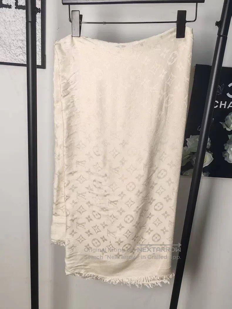 Louis Vuitton Louis Vuitton Full print scarf Size ONE SIZE - 2 Thumbnail