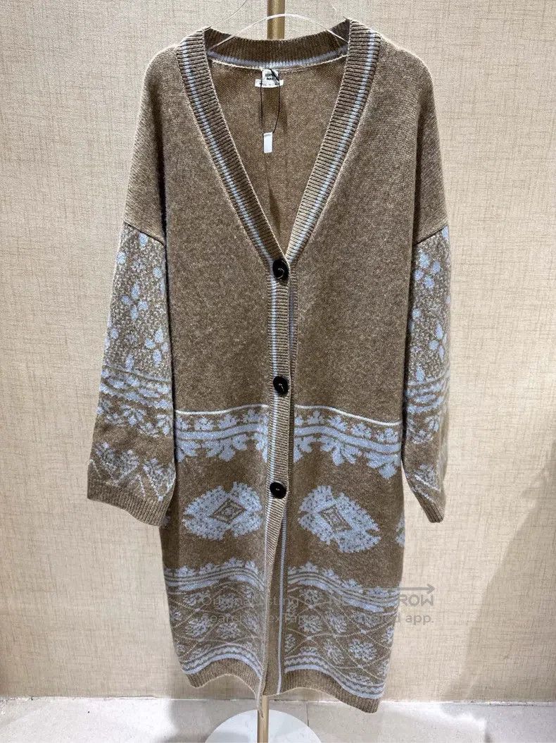 Hermes Hermes Khaki long cashmere knit coat with blue pattern Size XXS / US 00 / IT 34 - 1 Thumbnail