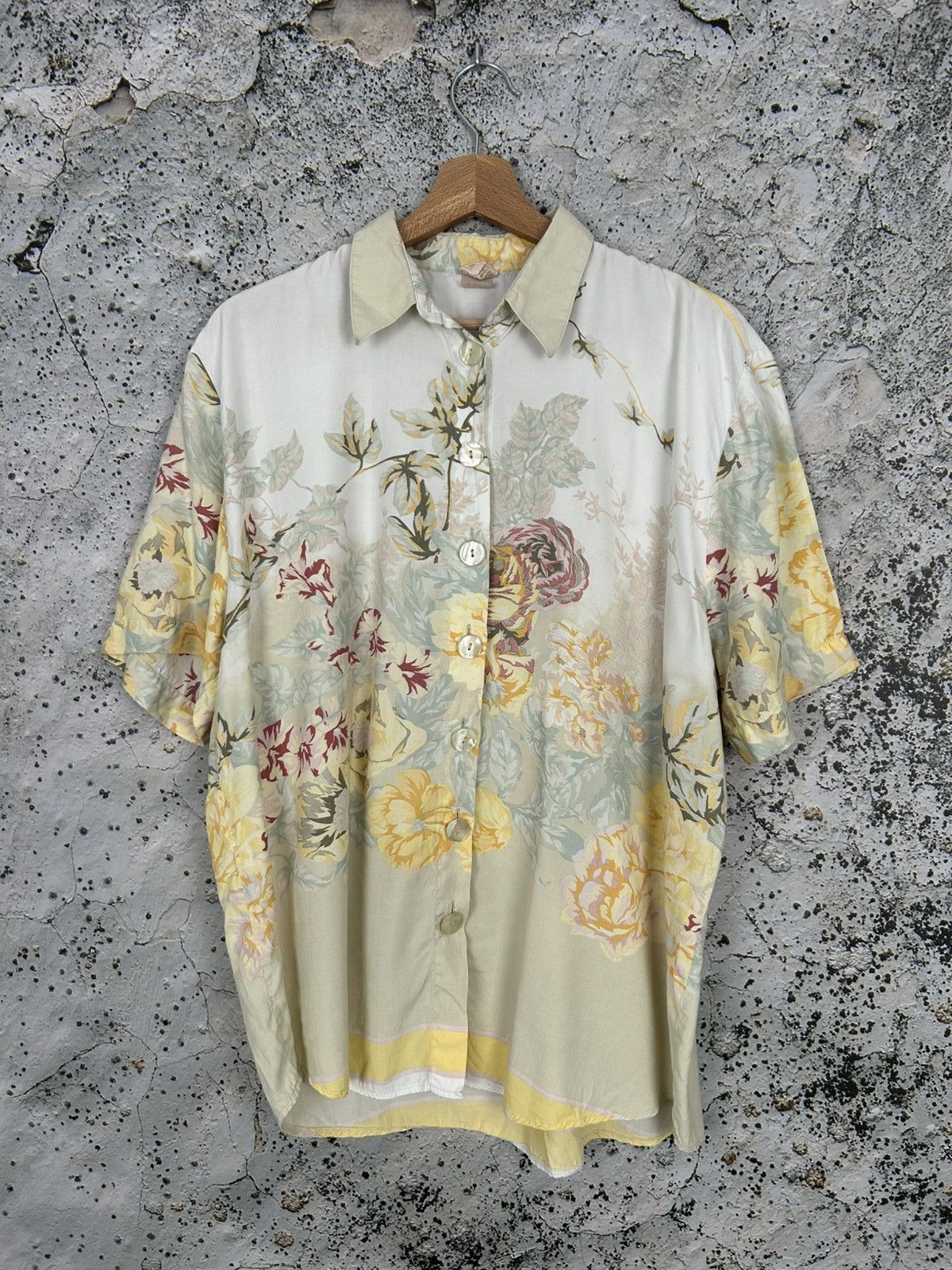 Vintage Vintage Viscose Floral Shirt 90s Avant Garde Grunge Punk Size US L / EU 52-54 / 3 - 1 Thumbnail