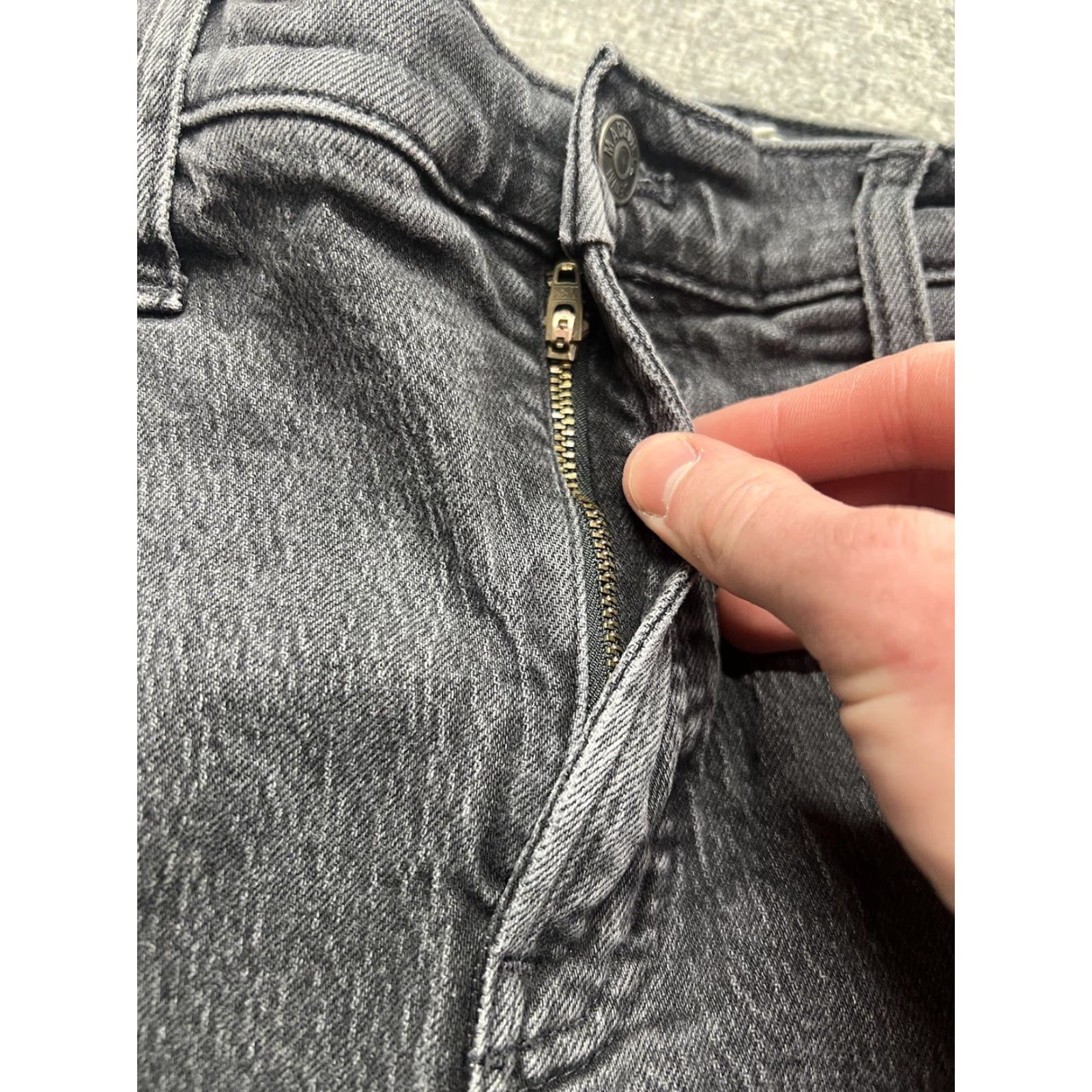Madewell Madewell Jeans Black Women’s 30T Mid Rise Distressed Vintage Straight Inseam 30 in 32 waist Size 30" / US 8 / IT 44 - 7 Thumbnail