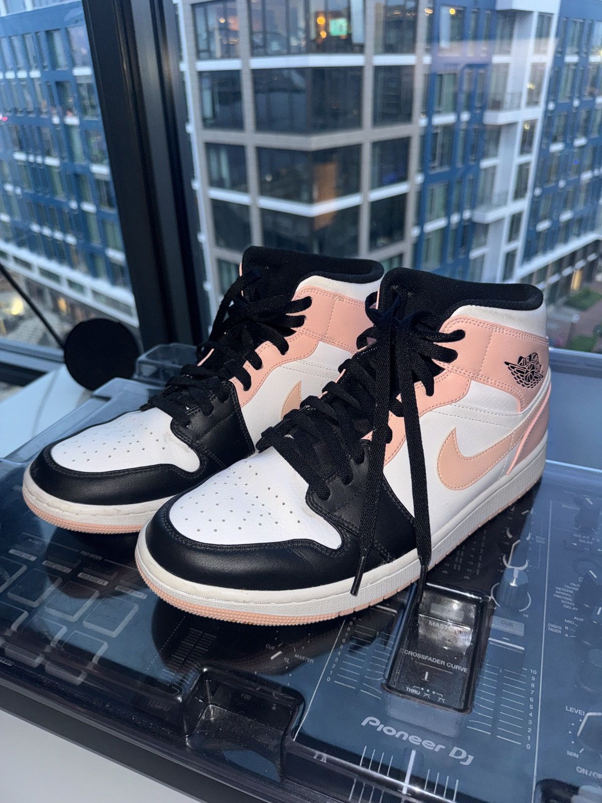 Nike Nike Air Jordan 1 Mid Sneakers Size US 11 / EU 44 - 2 Thumbnail