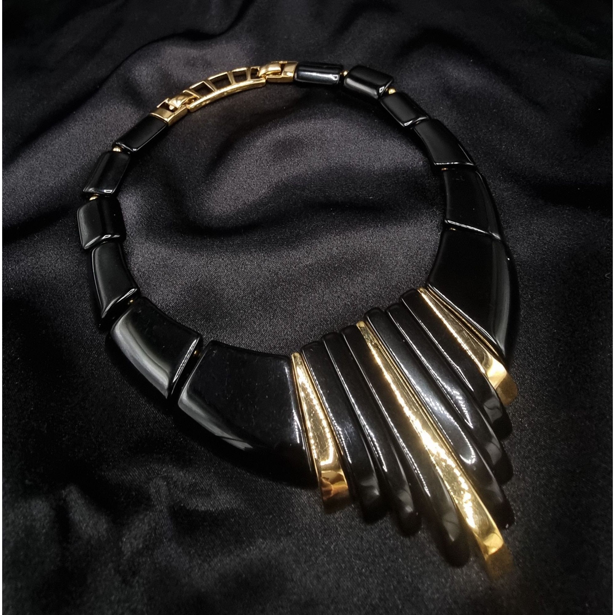 Vintage Vintage 1980s NAPIER Signed Black & Gold Statement Necklace Size ONE SIZE - 1 Thumbnail