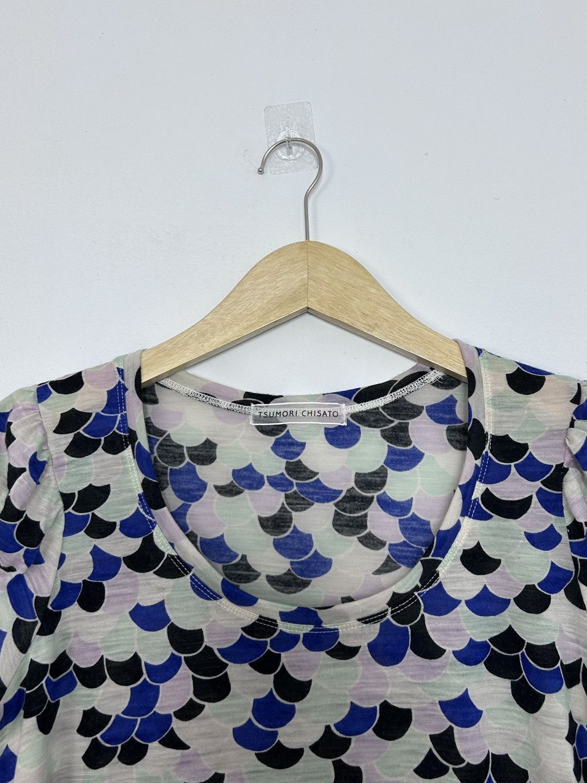 Tsumori Chisato Tsumori Chisato Fish Scale Design Multicolor T-Shirt Size M / US 6-8 / IT 42-44 - 2 Thumbnail