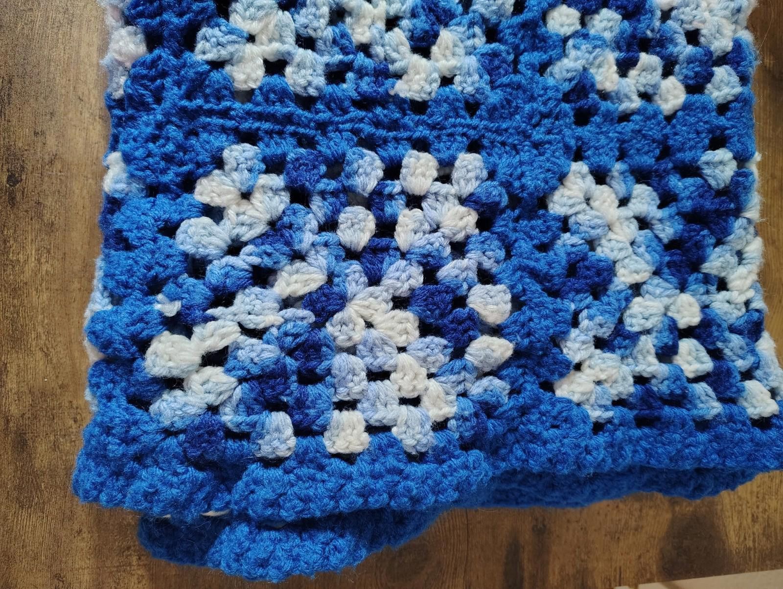 Team Cozy VTG Granny Crochet Knit Square Blue White hand made blanket Size ONE SIZE - 6 Thumbnail