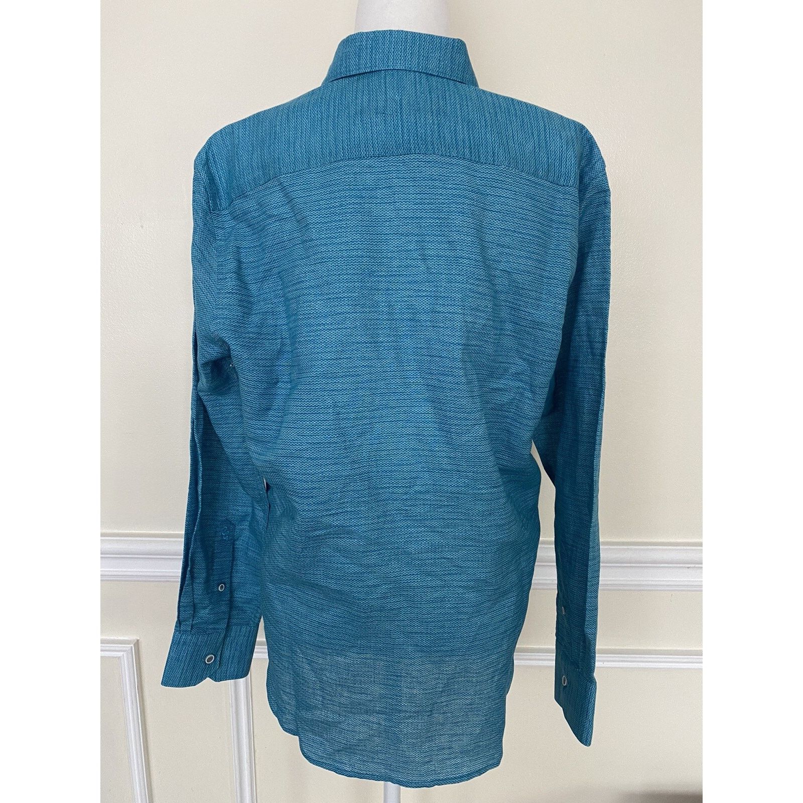 Robert Graham Robert Graham WATERS SPORT SHIRT Classic Fit size M A000859 Size US M / EU 48-50 / 2 - 3 Thumbnail