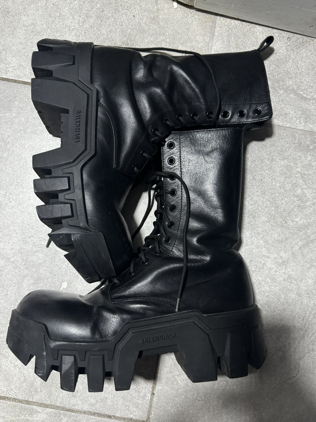 Balenciaga Balenciaga Bulldozer Boots Size US 11 / EU 44 - 1 Thumbnail