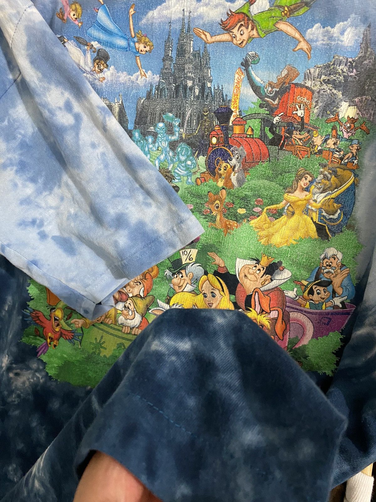 Disney × Vintage Magic Kingdom All Disney Characters Back 2 Back Size US XL / EU 56 / 4 - 5 Thumbnail