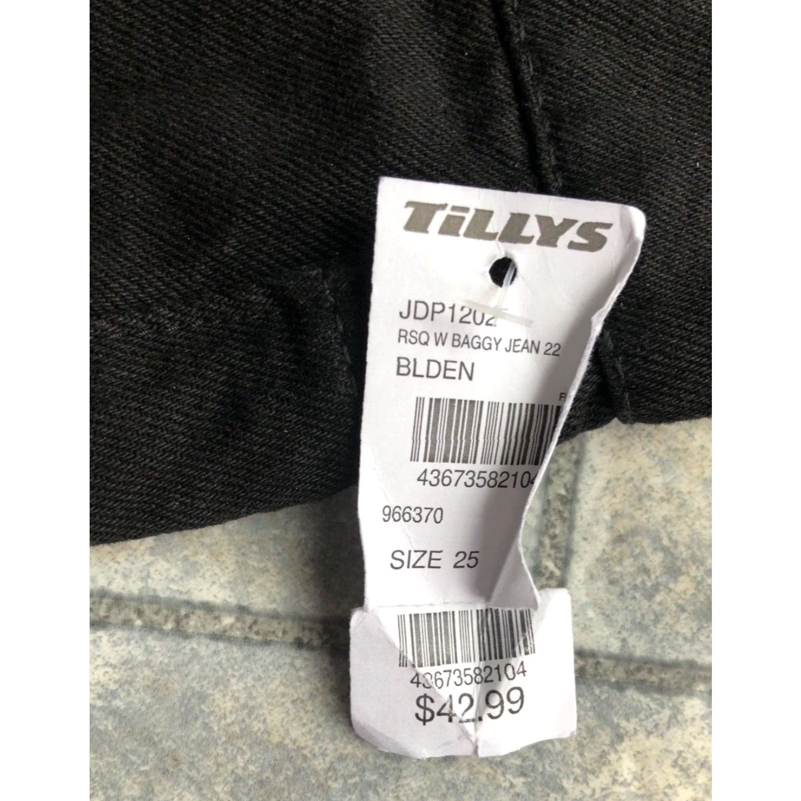 Rsq RSQ Jeans Baggy Black 25 Women 100% Cotton NWT Tilly’s 90s Punk Preppy MSRP 42.99 Regular Modern Casual Tilly’s Size 42" / US 20 - 6 Thumbnail