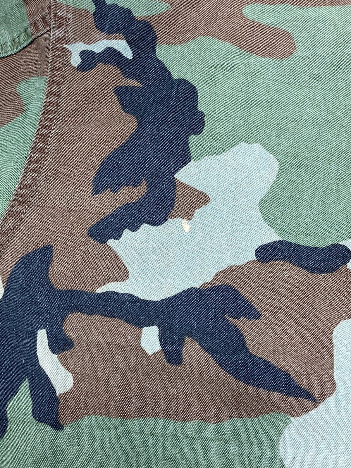 Vintage 70s army OG-107 field shirt hidden buttons camo military M/L Size US M / EU 48-50 / 2 - 10 Thumbnail