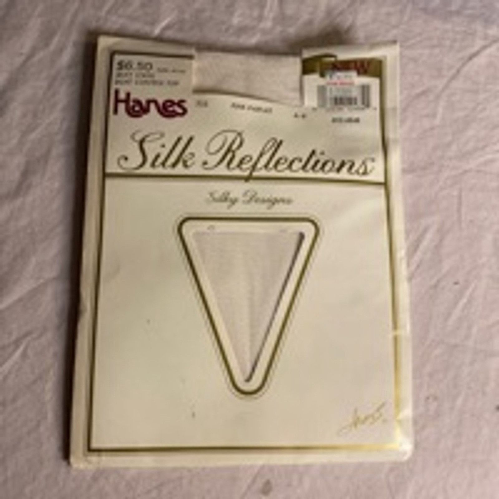Hanes Vintage Hanes Silk Reflections Pantyhose Pink Parfait A-B Size ONE SIZE - 1 Thumbnail