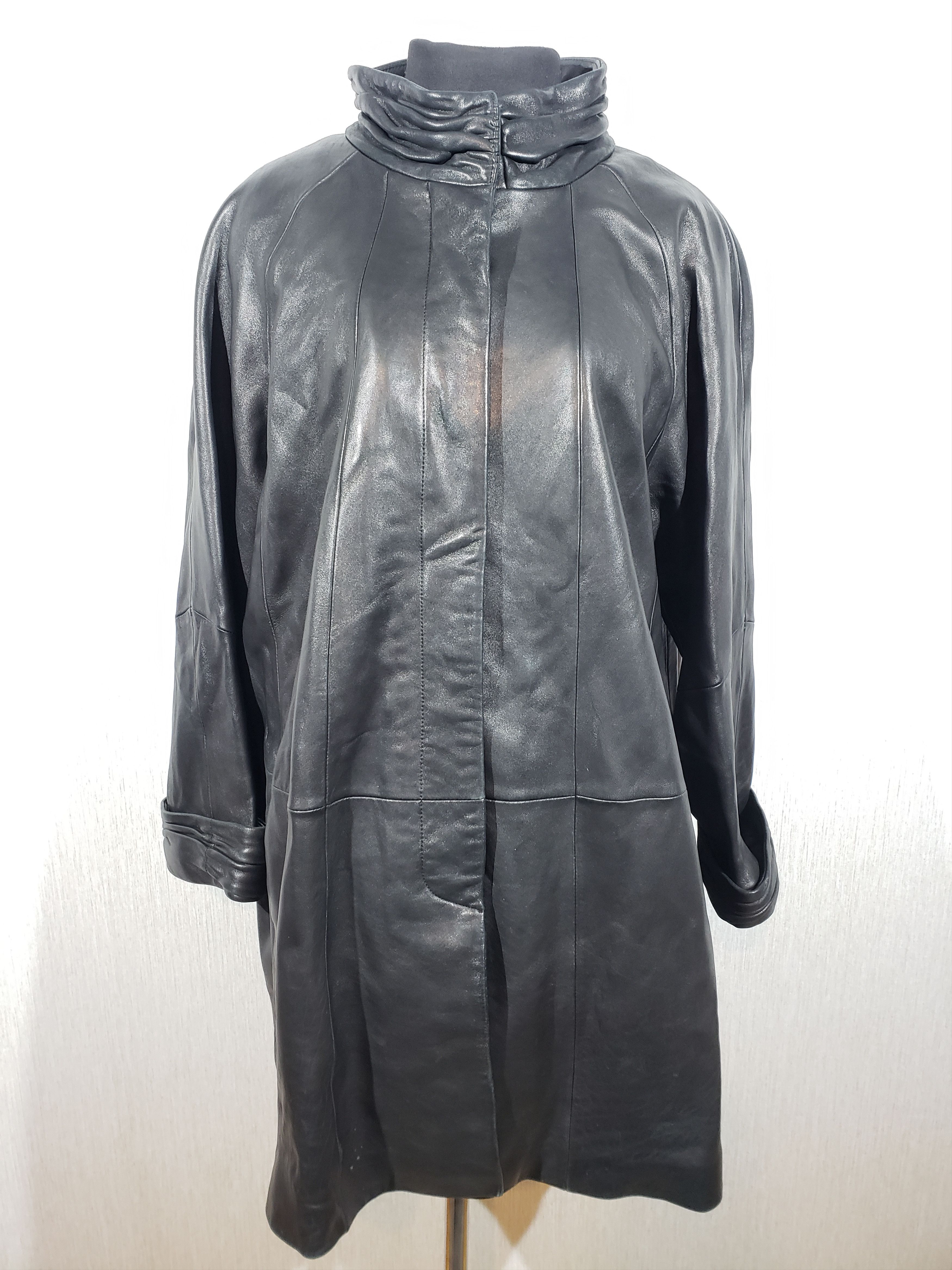 Other Elegant black women's jacket made of genuine leather. Size 3XL / US 20-22 - 1 Thumbnail